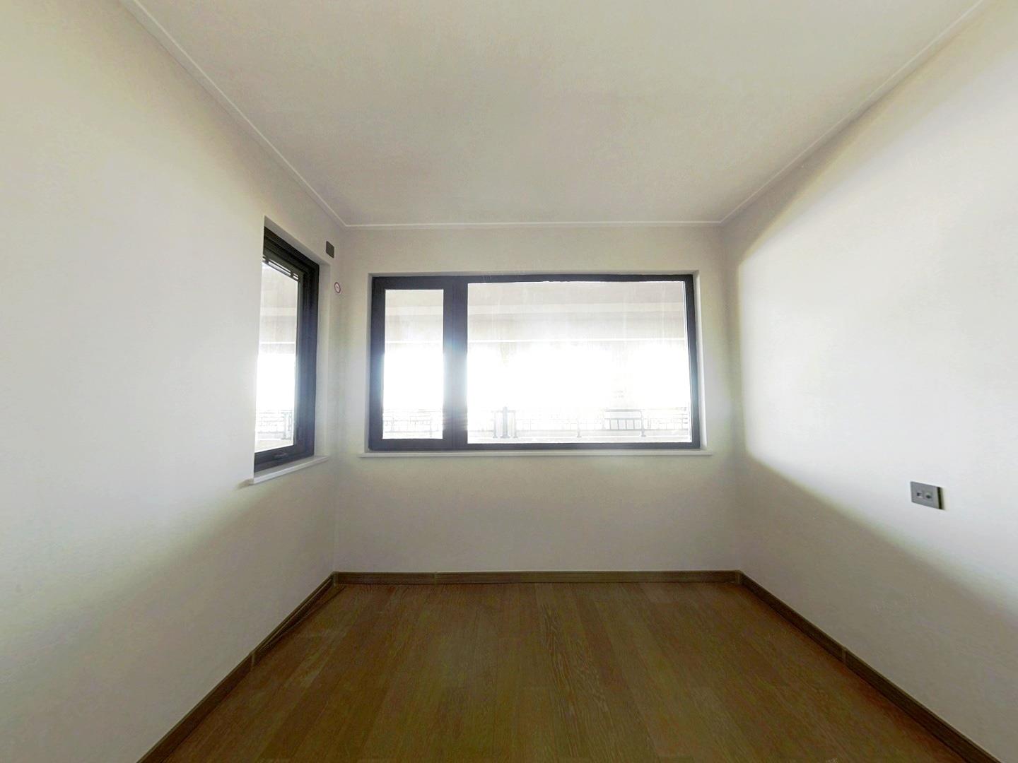 万科有湖（翡翠心湖） 3室2厅2卫 210.00m&sup2;