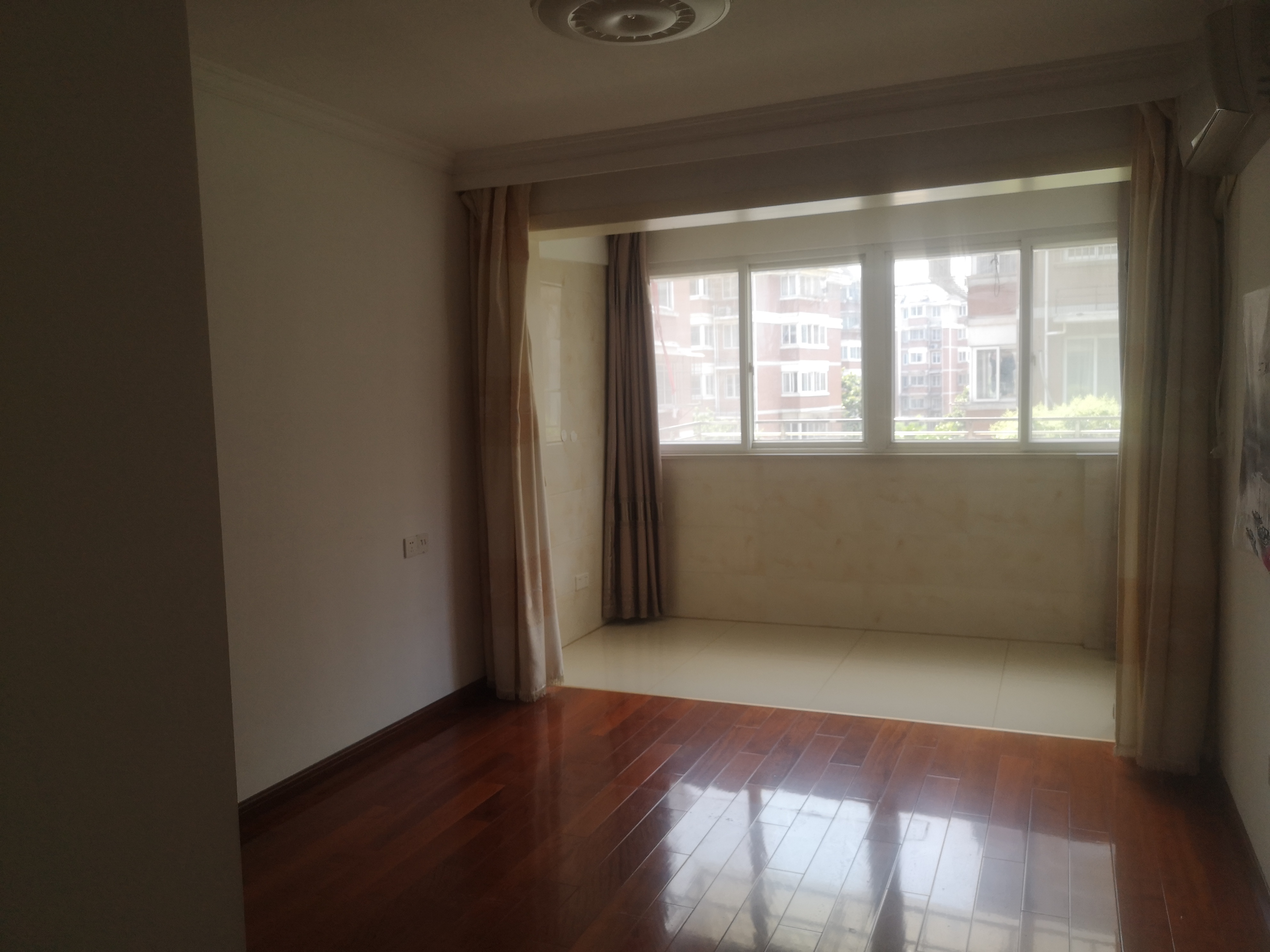 五山新苑 3室2厅1卫 94.00m&sup2;