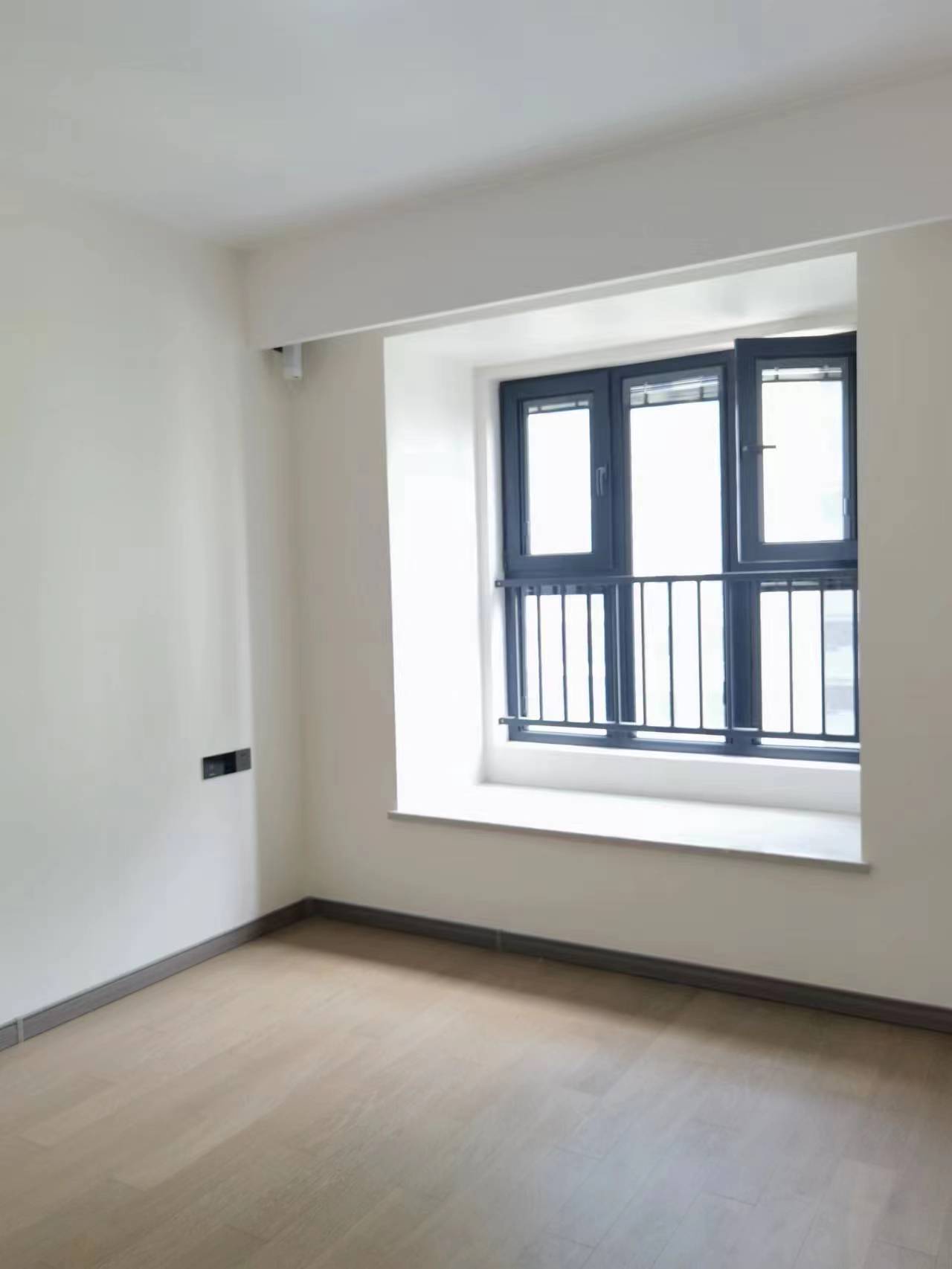 万科翡翠公园 3室2厅1卫 92m&sup2;