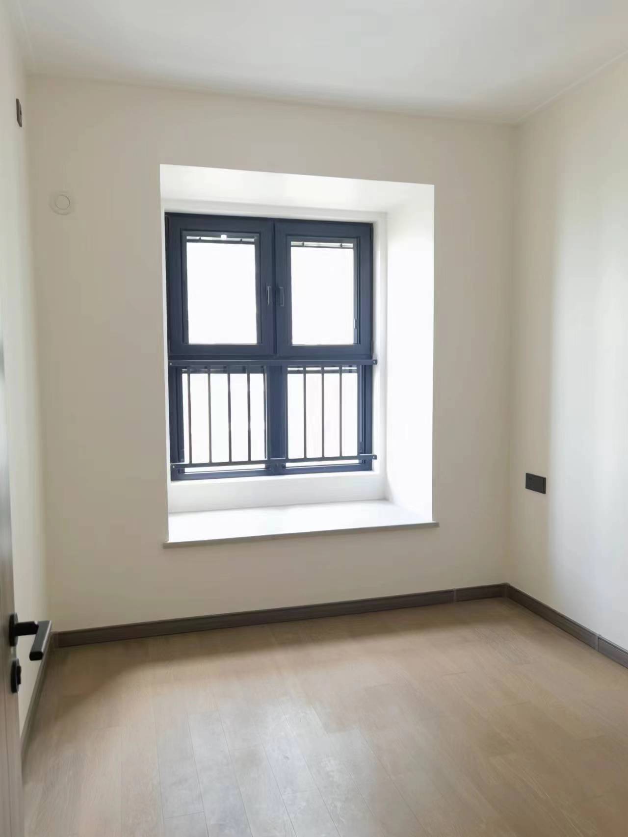 万科翡翠公园 3室2厅1卫 92m&sup2;