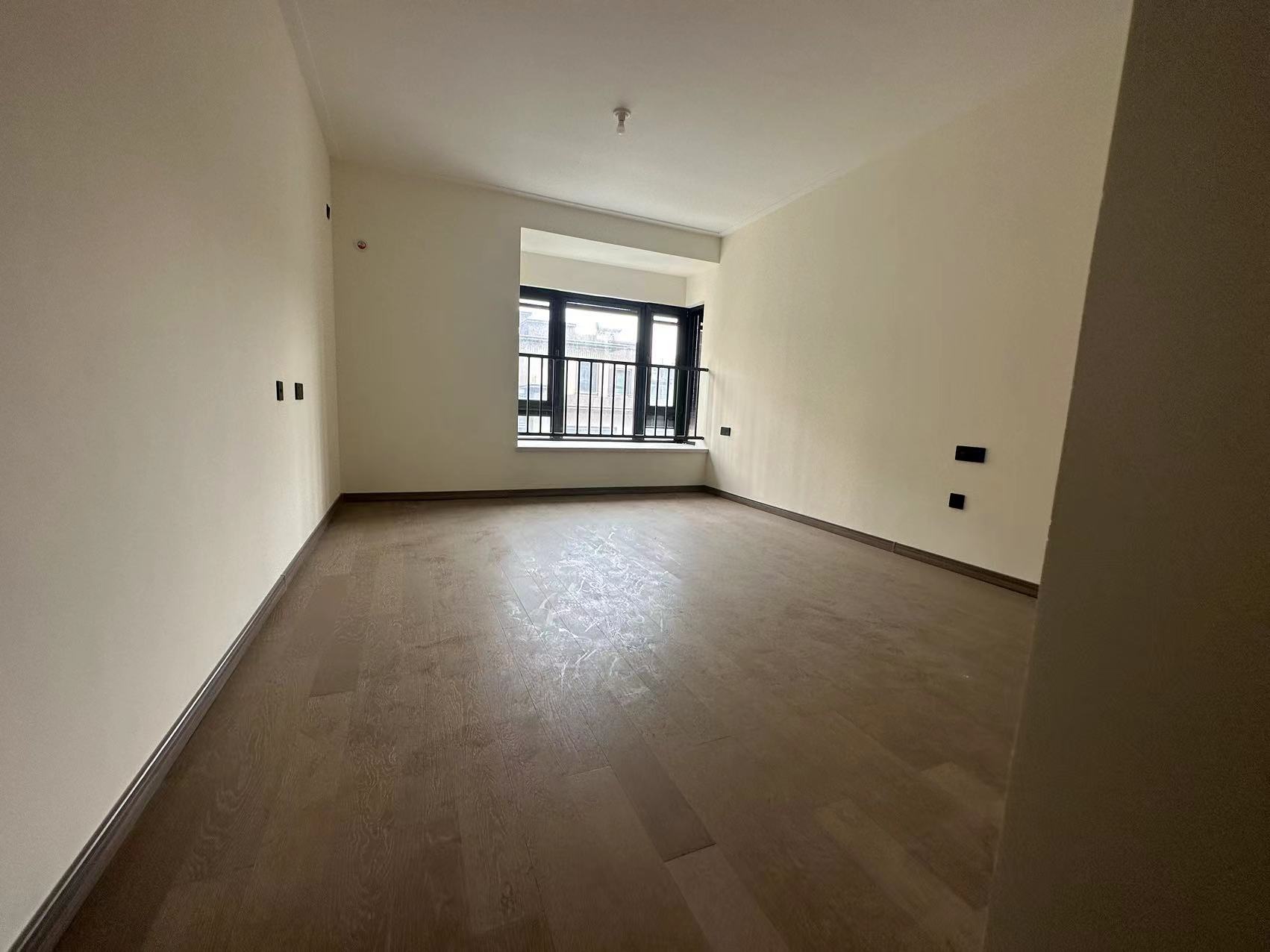 湖山源著 3室2厅2卫 127m&sup2;
