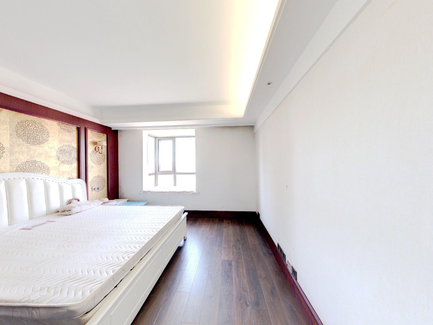 华强城 4室2厅2卫 158.17m&sup2;
