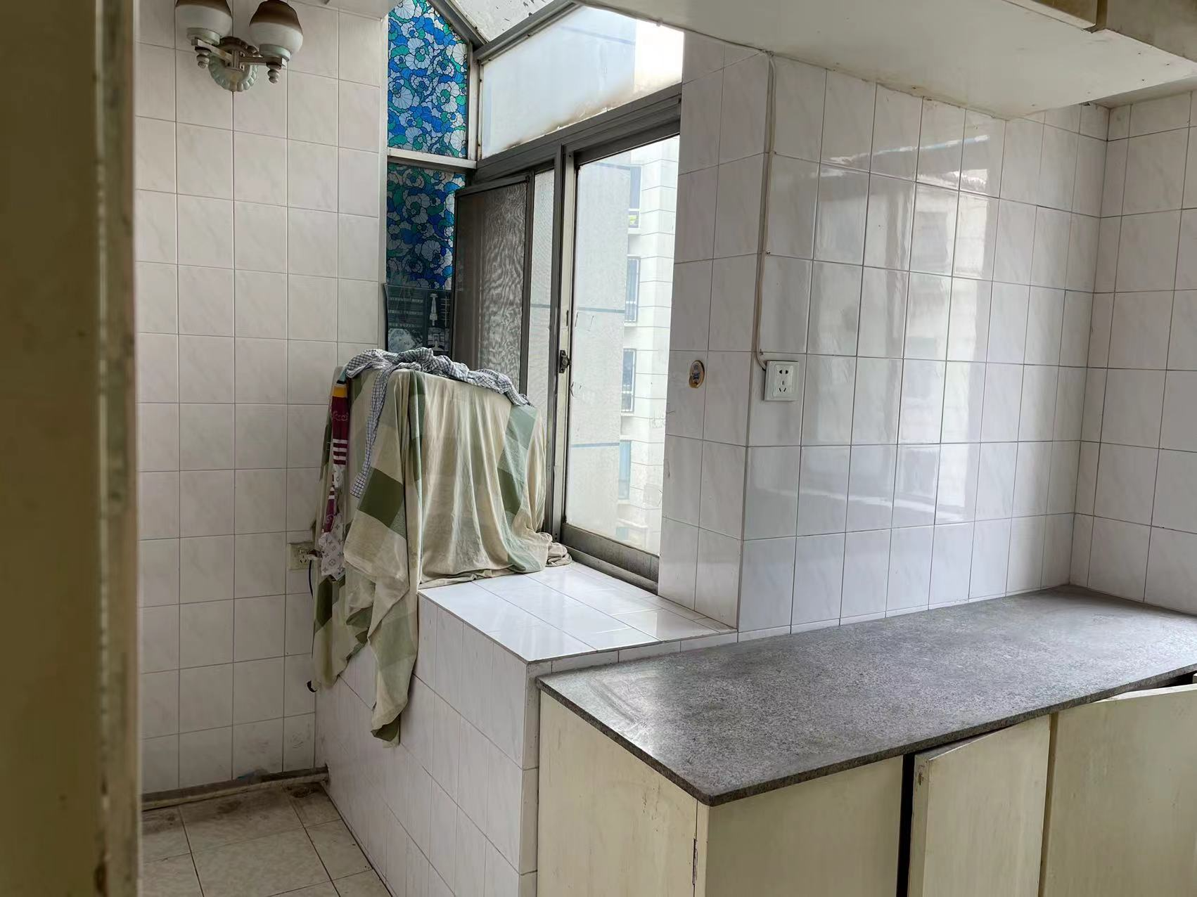 光明南村 2室1厅1卫 75m&sup2;