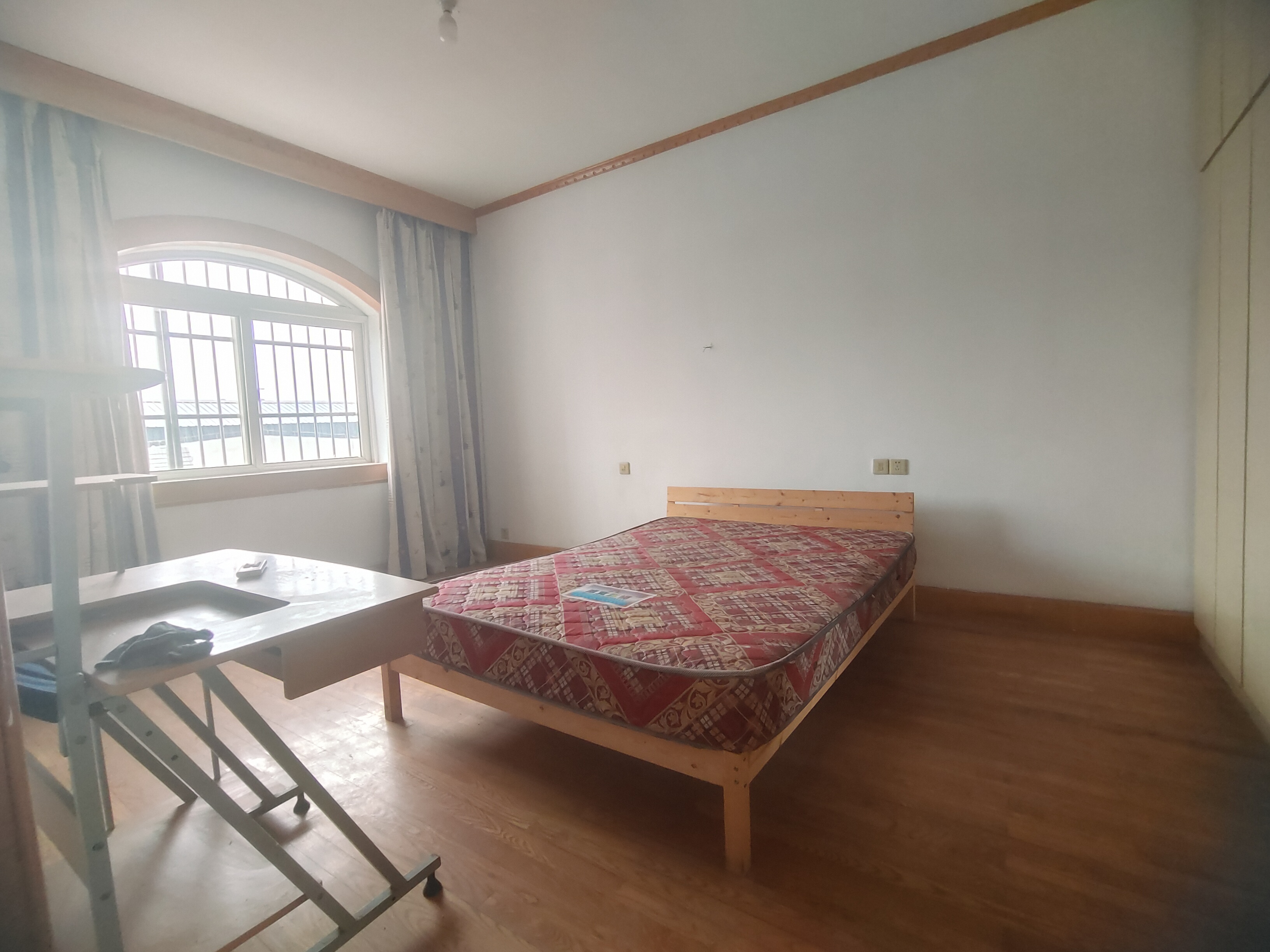 南园路11号小区 3室1厅1卫 119m&sup2;