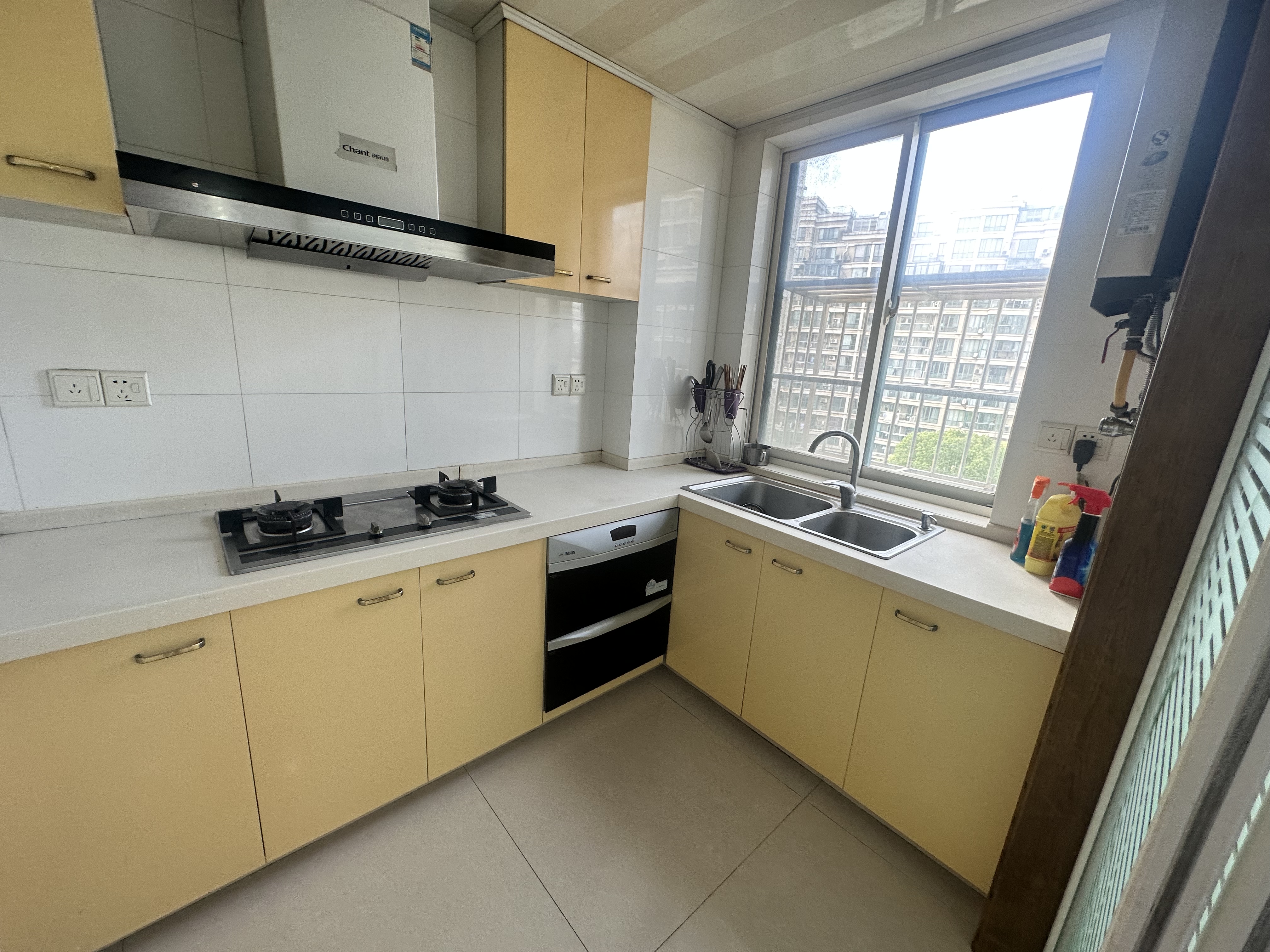 凤凰莱茵苑 3室2厅2卫 160.00m&sup2;