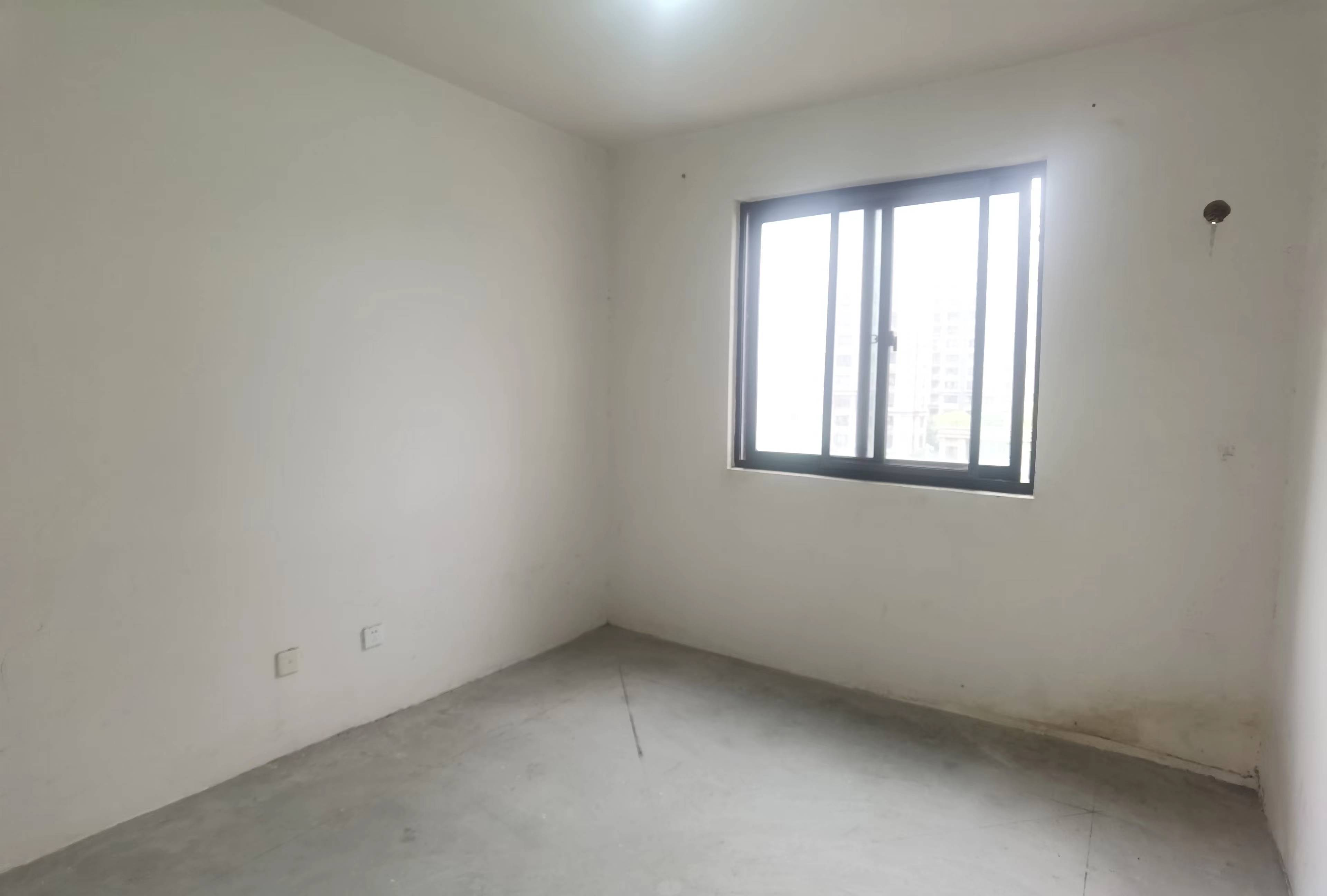 星嘉花园 3室2厅1卫 137m&sup2;