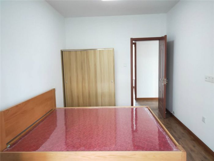 翠园 4室2厅2卫 143.00m&sup2;