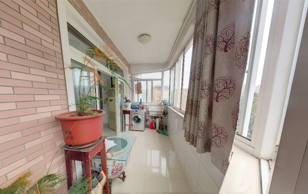 星湖花园 3室2厅2卫 125.82m&sup2;