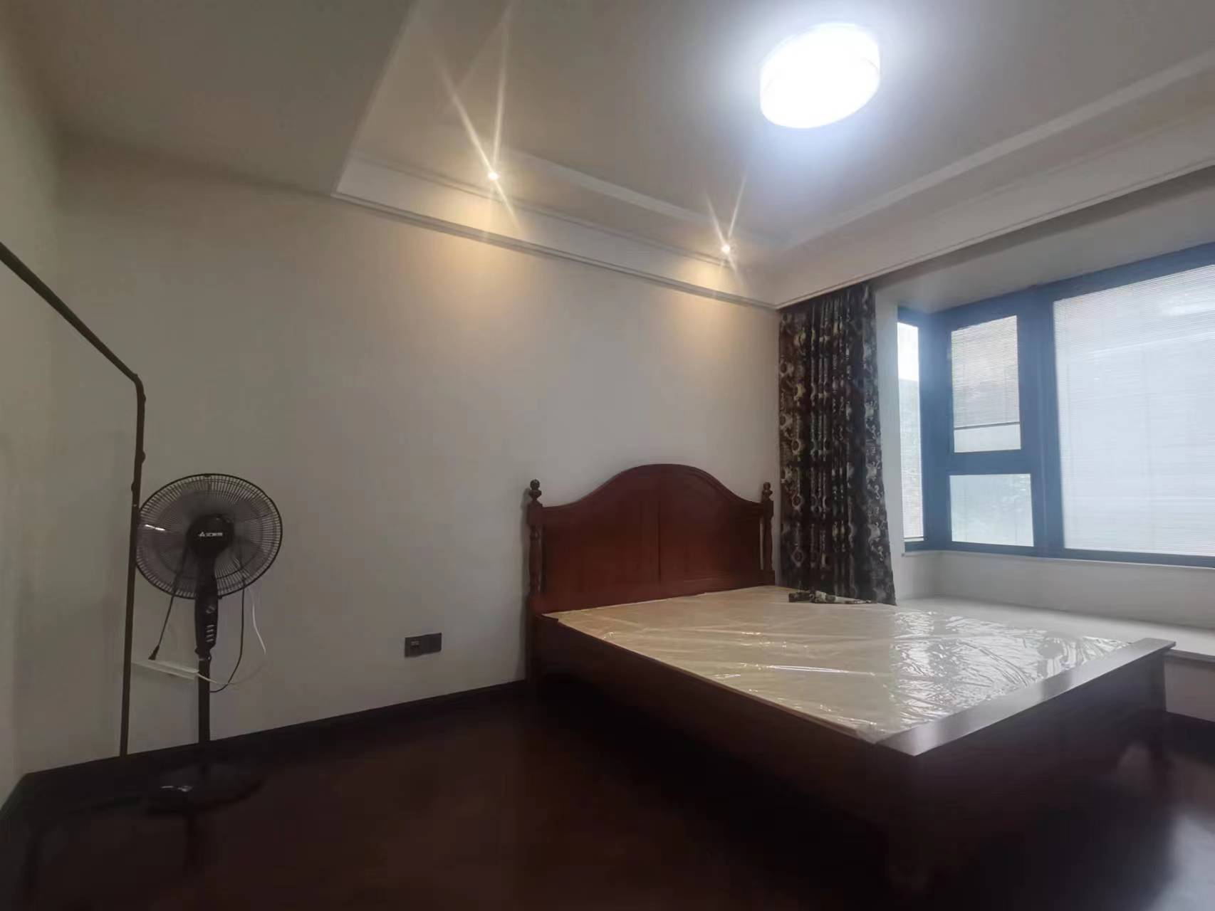 圆融广场公馆 3室2厅2卫 143.91m&sup2;