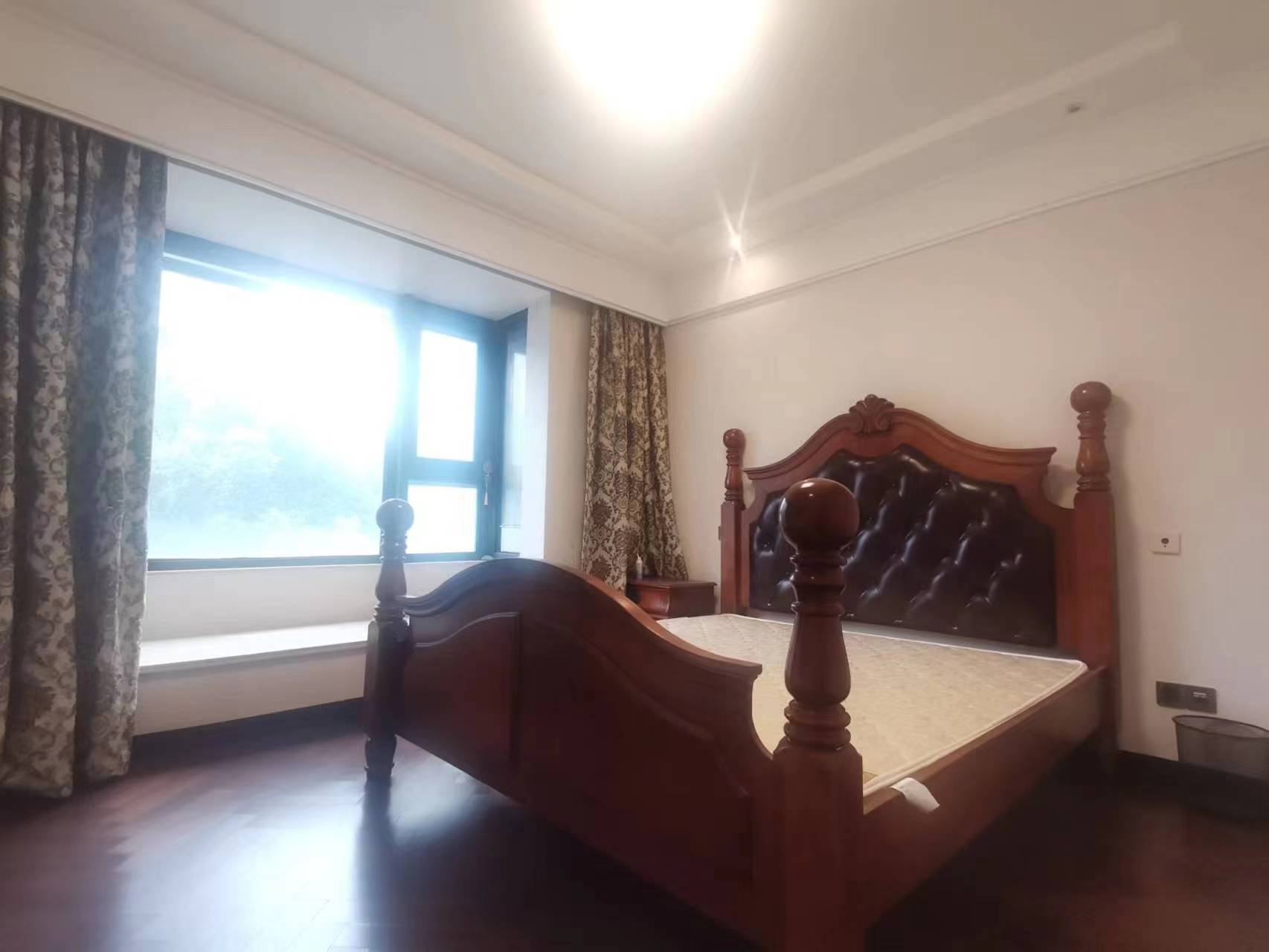 圆融广场公馆 3室2厅2卫 143.91m&sup2;