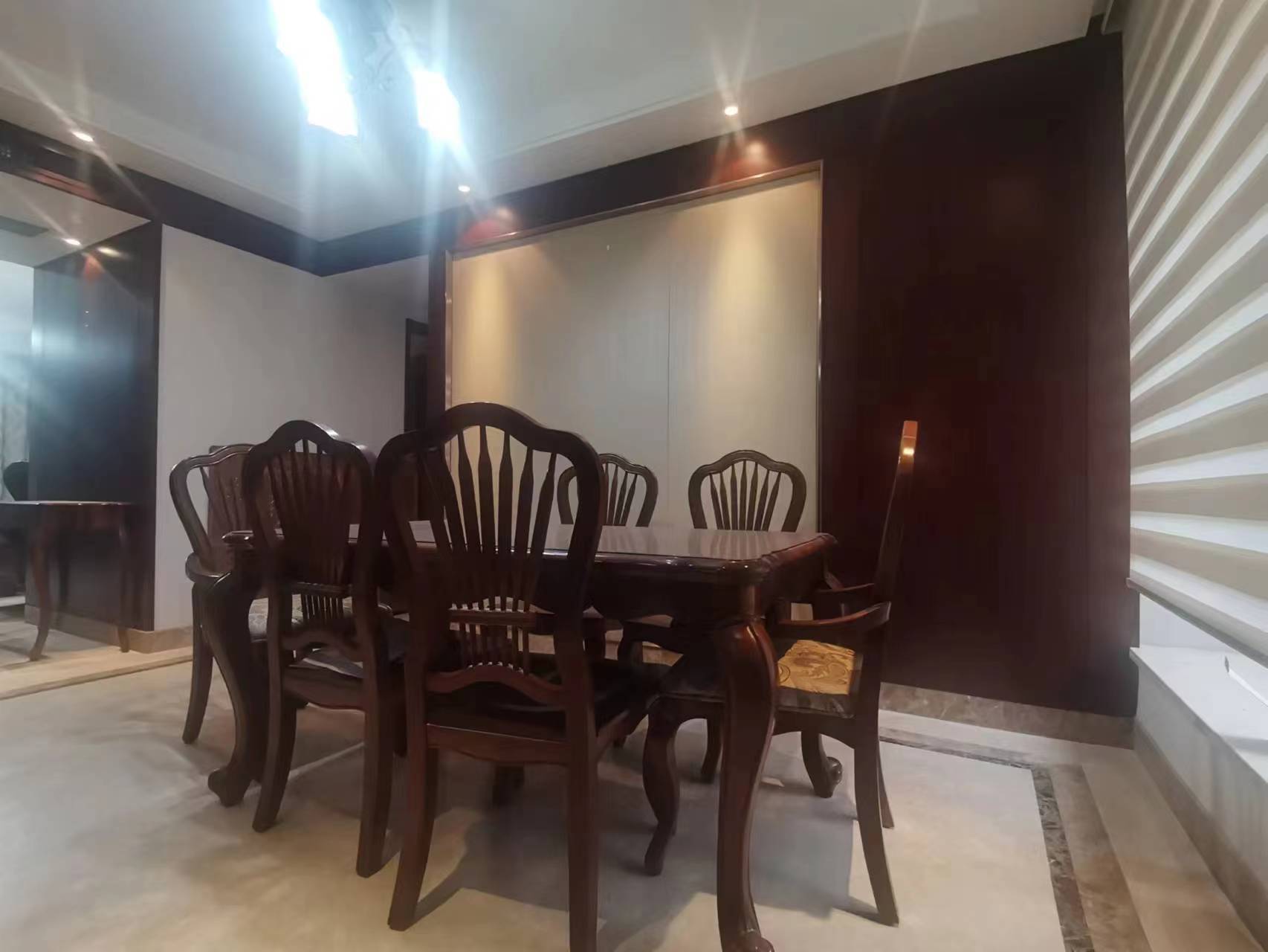 圆融广场公馆 3室2厅2卫 143.91m&sup2;