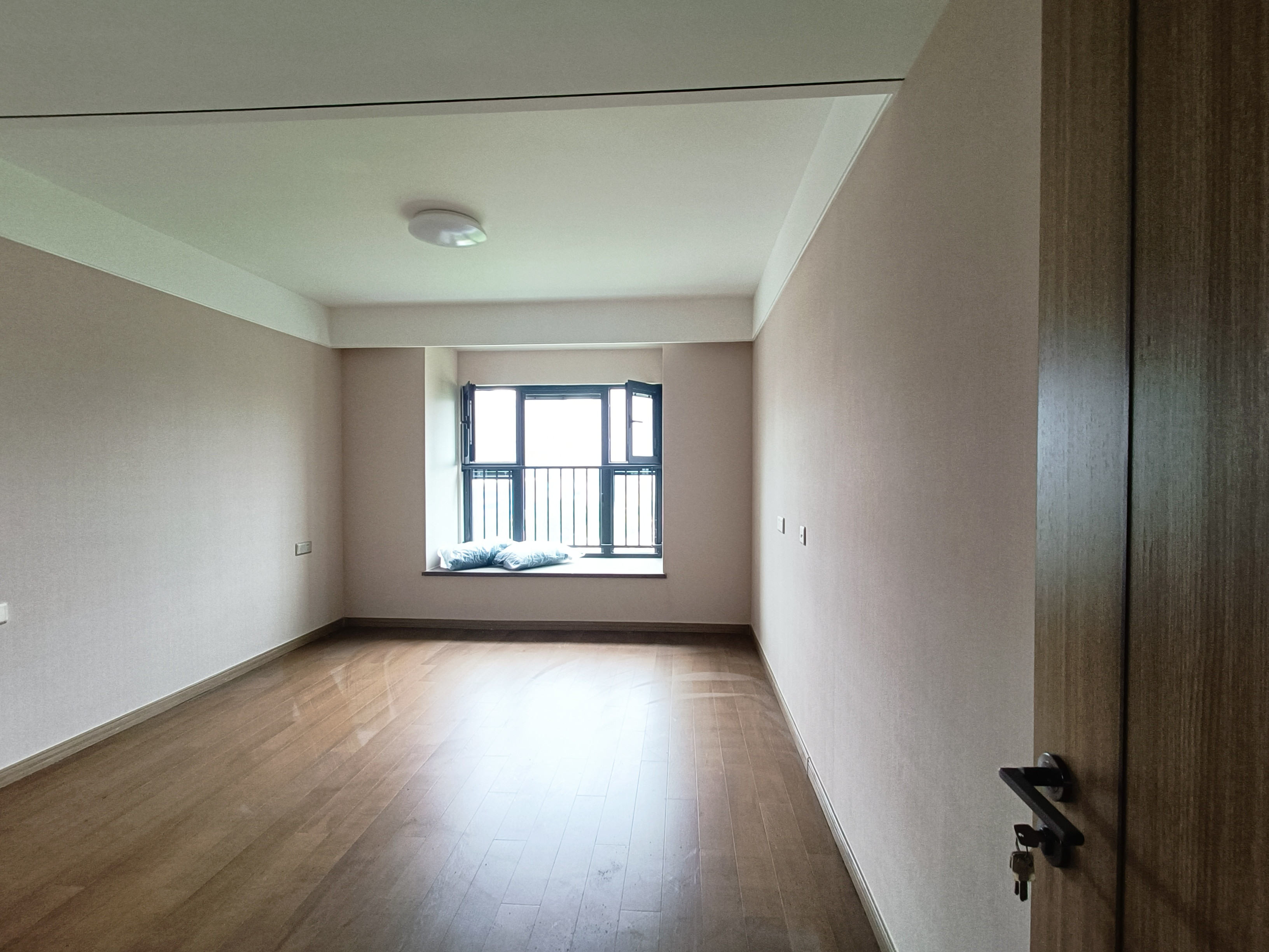 中海翠湖溪岸 4室2厅2卫 142m&sup2;