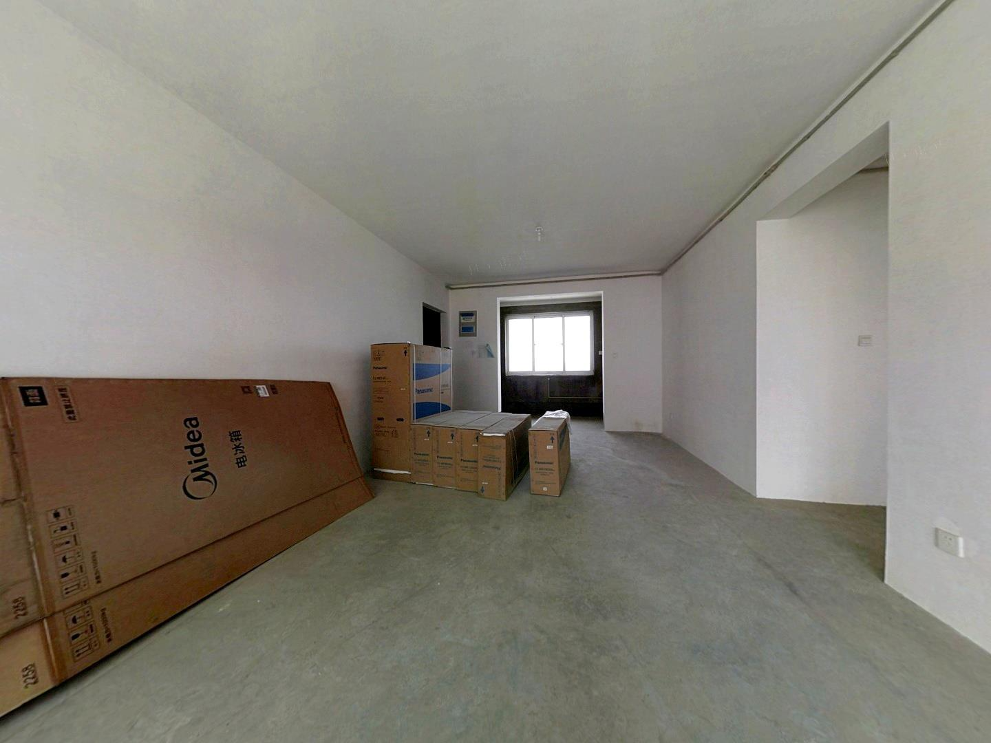 中南世纪花城三期 3室2厅2卫 135m&sup2;