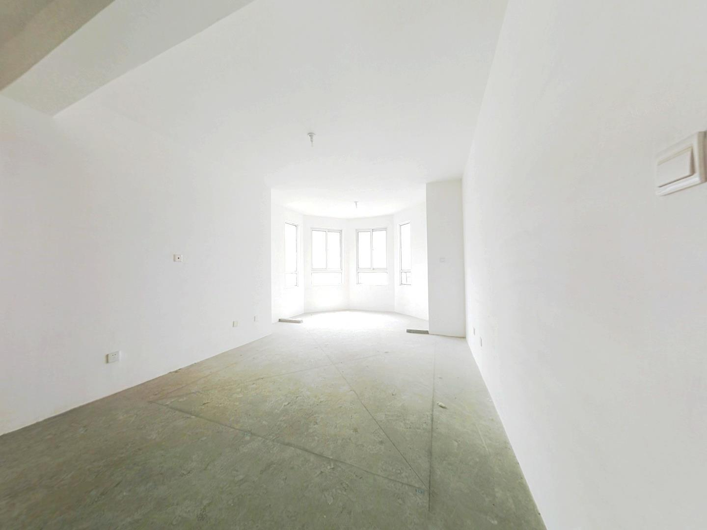 中南世纪花城三期 3室2厅2卫 135m&sup2;