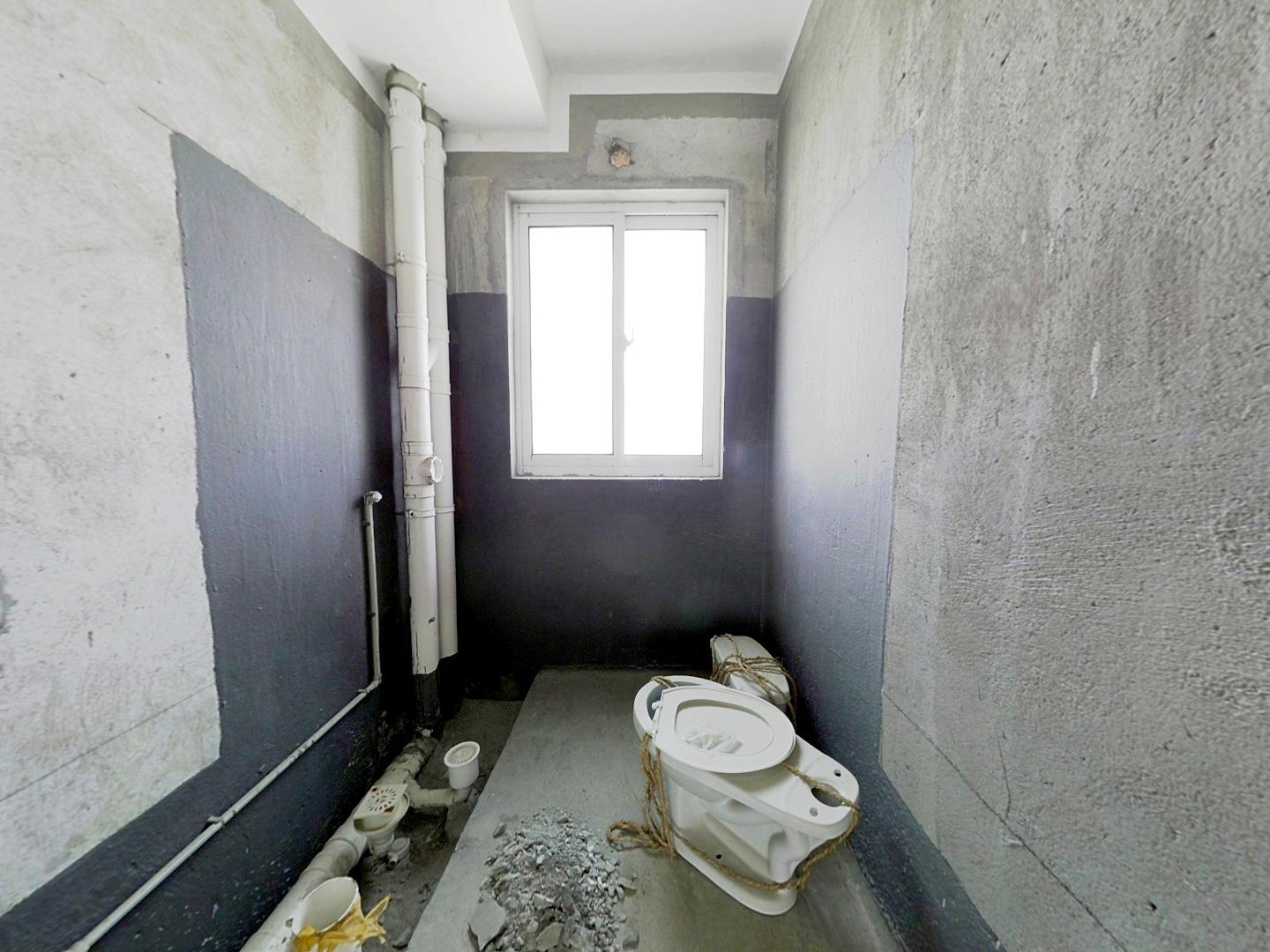 中南世纪花城三期 3室2厅2卫 135m&sup2;