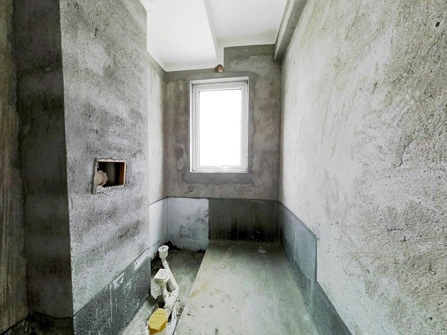 中南世纪花城三期 3室2厅2卫 135m&sup2;