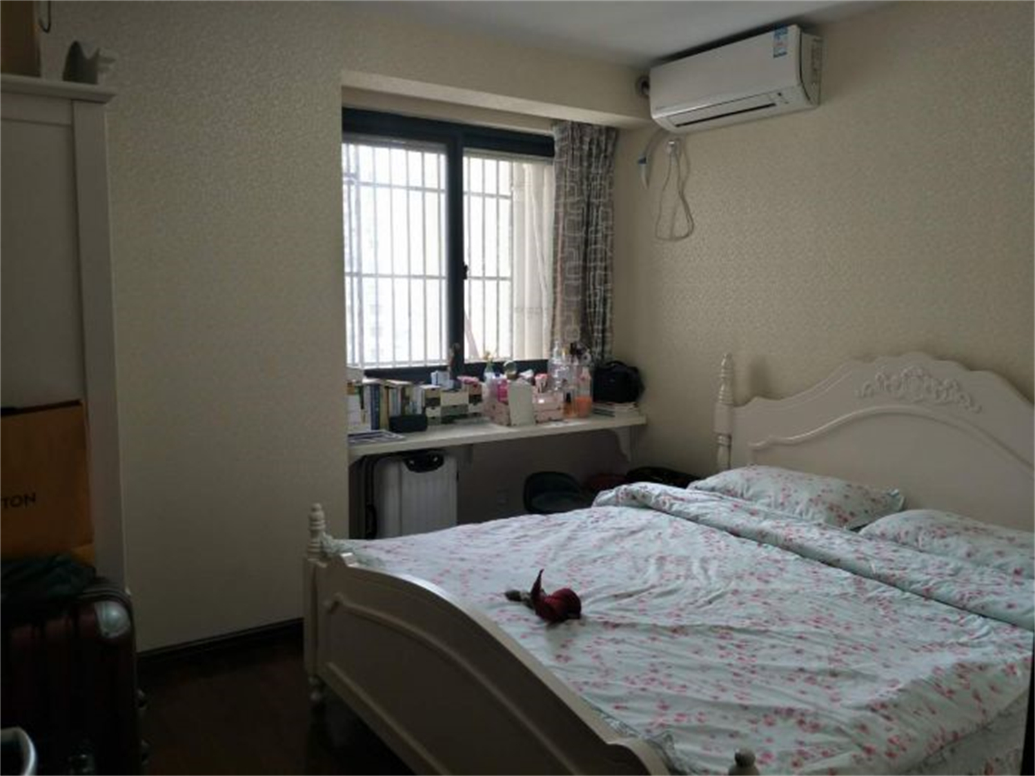 高迪晶城 3室2厅2卫 151m&sup2;