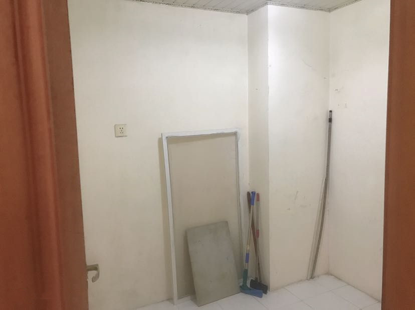 黎明花园 3室2厅1卫 135m&sup2;