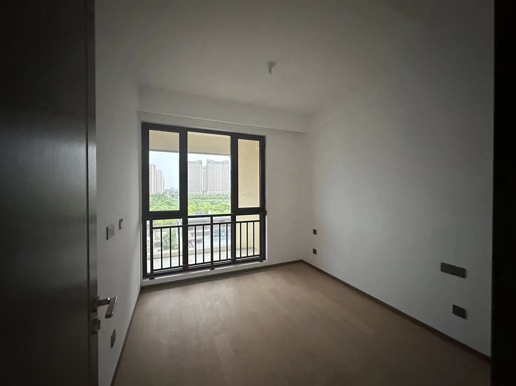 春风南岸西园 4室2厅2卫 167m&sup2;