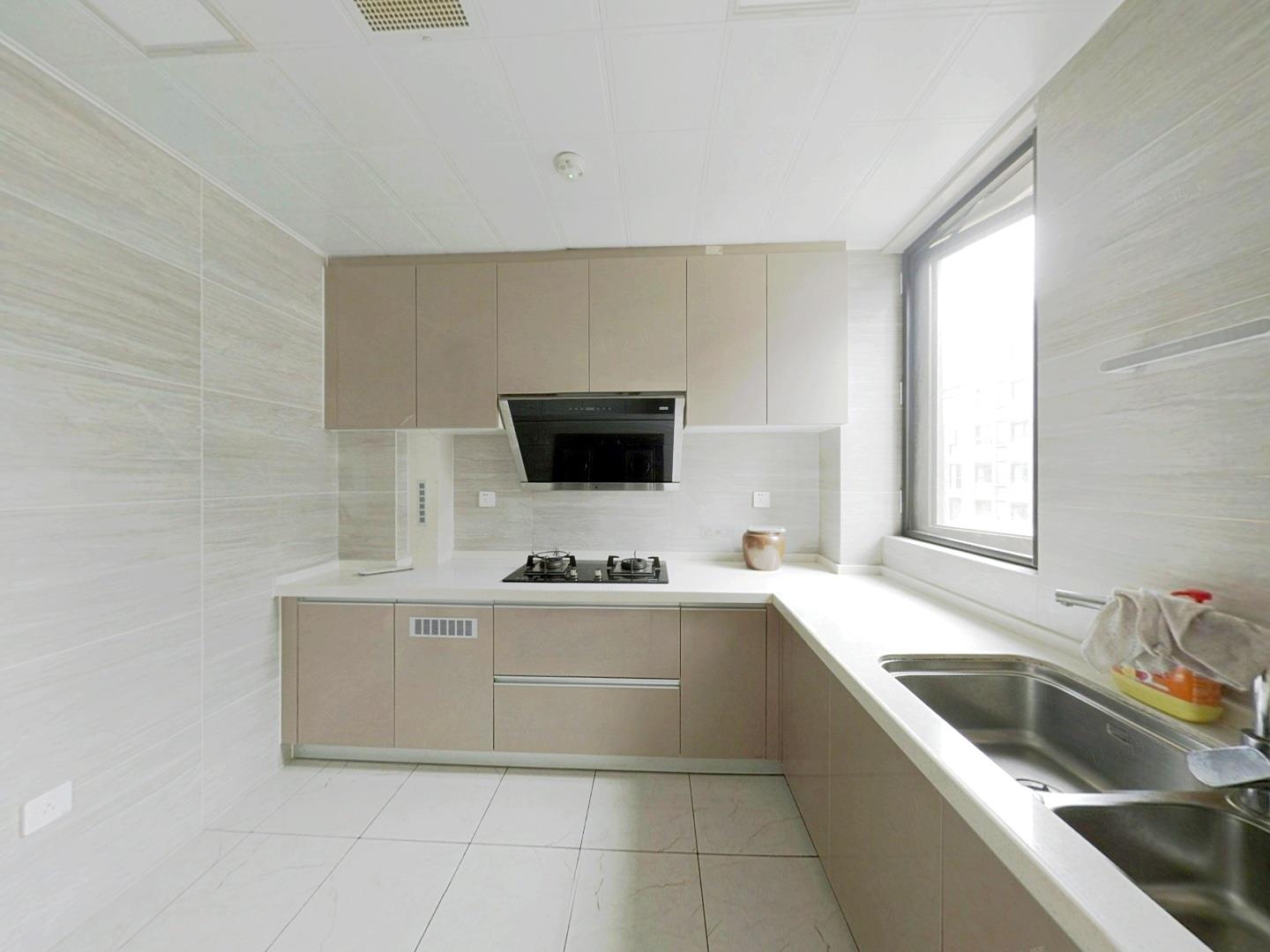 盛和九里香堤二期 4室2厅2卫 134.00m&sup2;