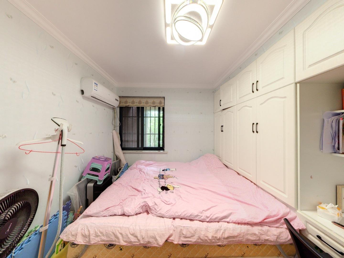 龙田花苑一期 3室2厅2卫 128.00m&sup2;