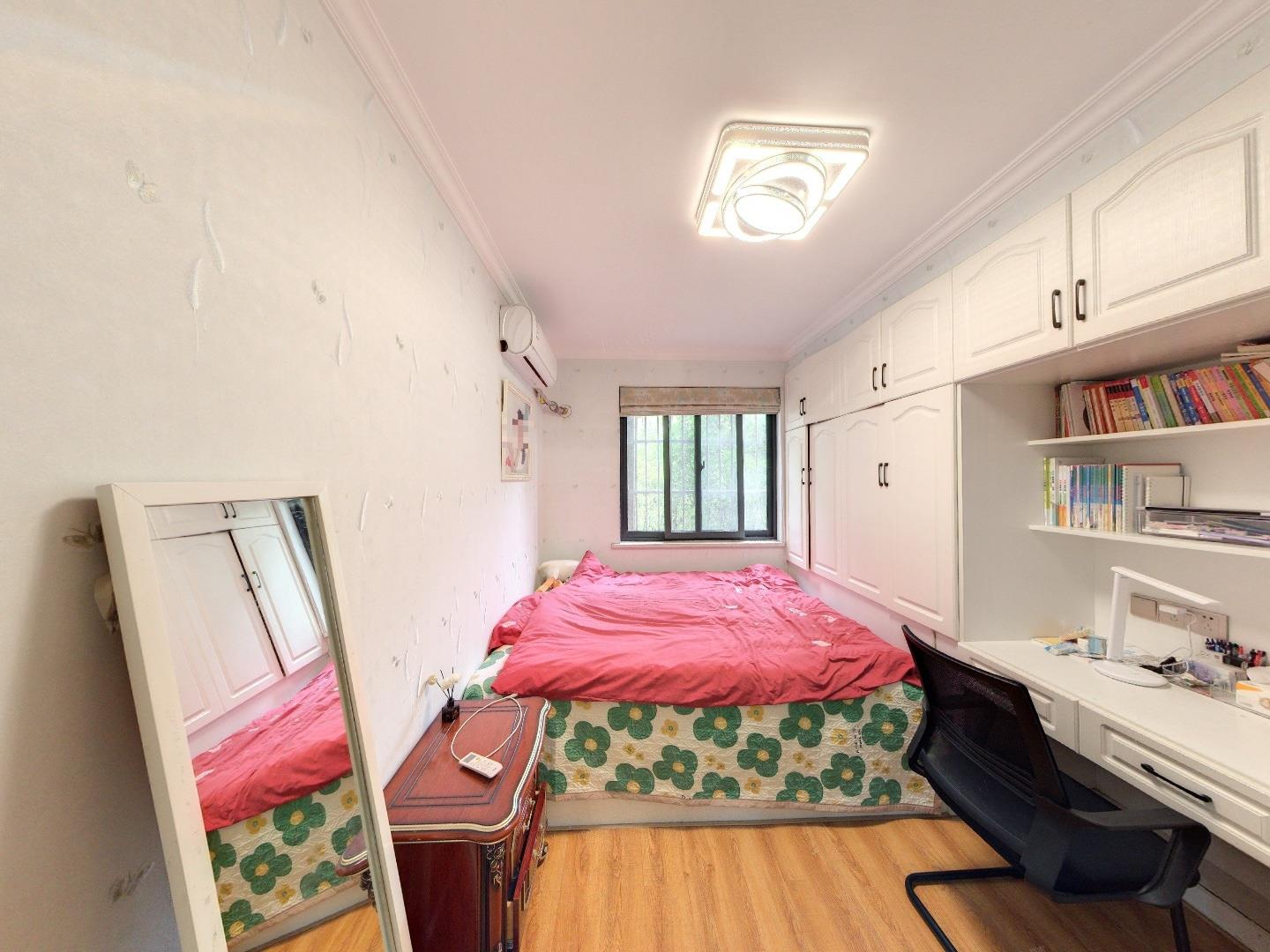 龙田花苑一期 3室2厅2卫 128.00m&sup2;