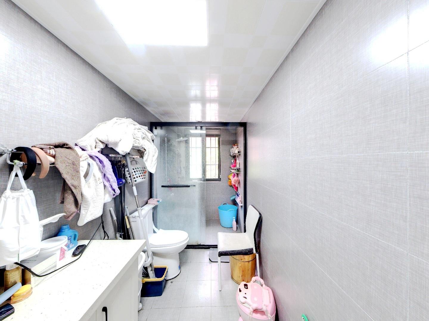 龙田花苑一期 3室2厅2卫 128.00m&sup2;