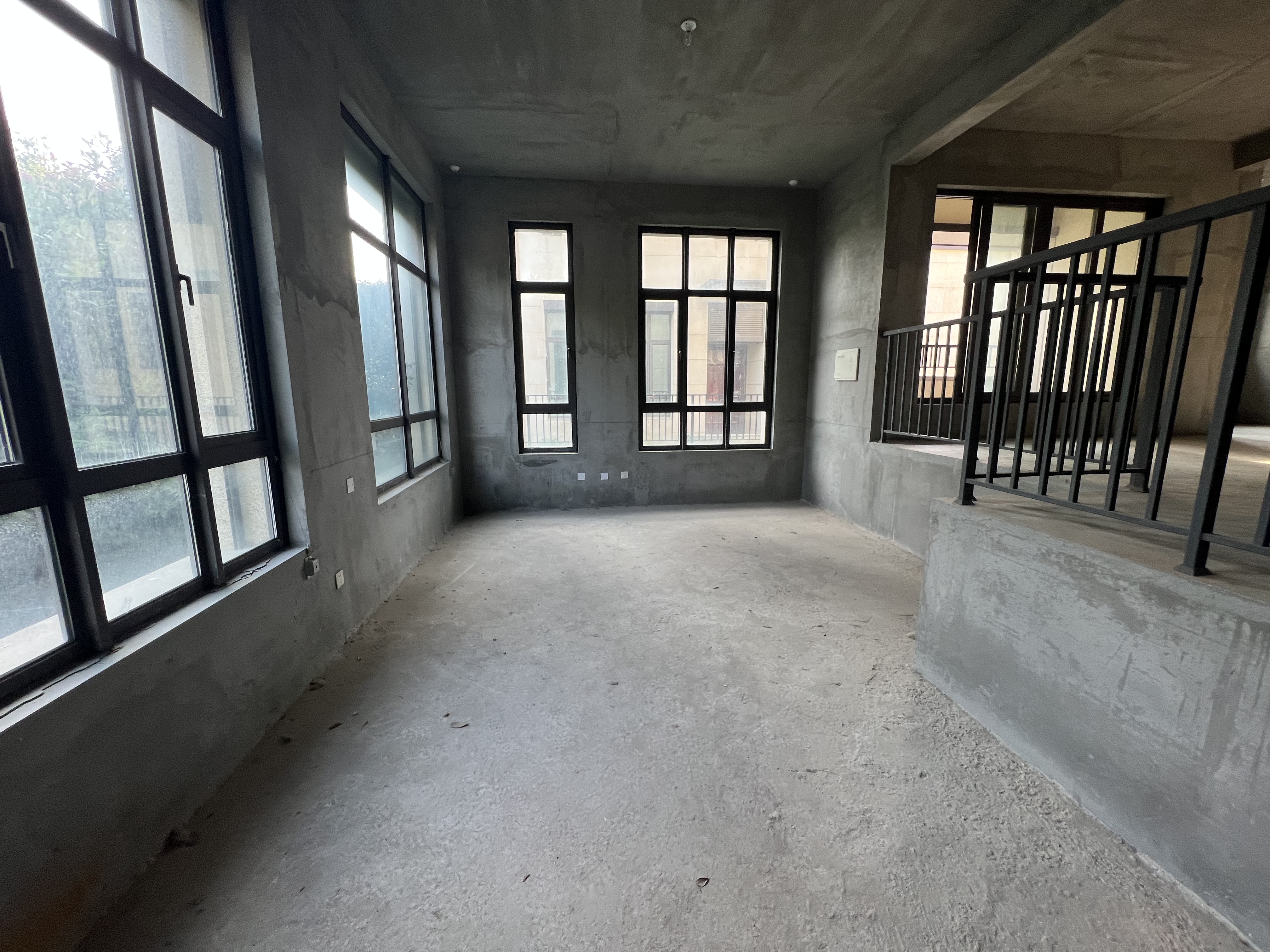 新瑞文化翡翠园 5室2厅3卫 500m&sup2;