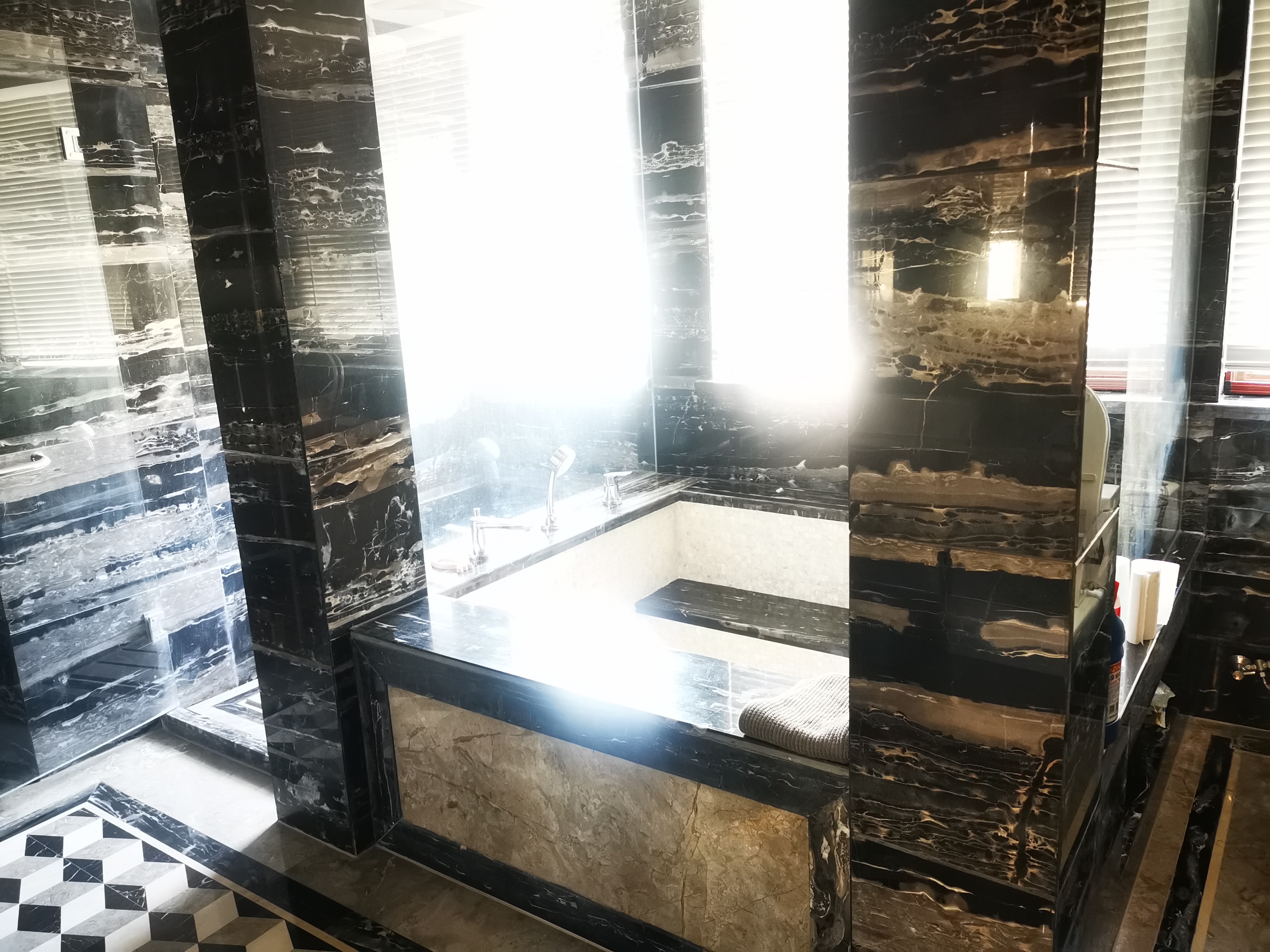 金沙阳光府邸 8室4厅3卫 366.17m&sup2;