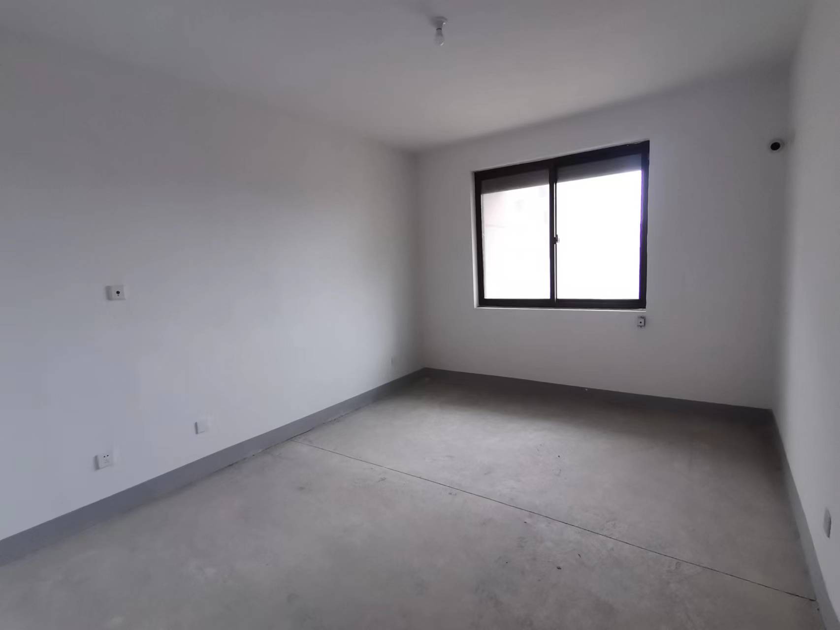 中桥名邸 3室2厅2卫 143m&sup2;