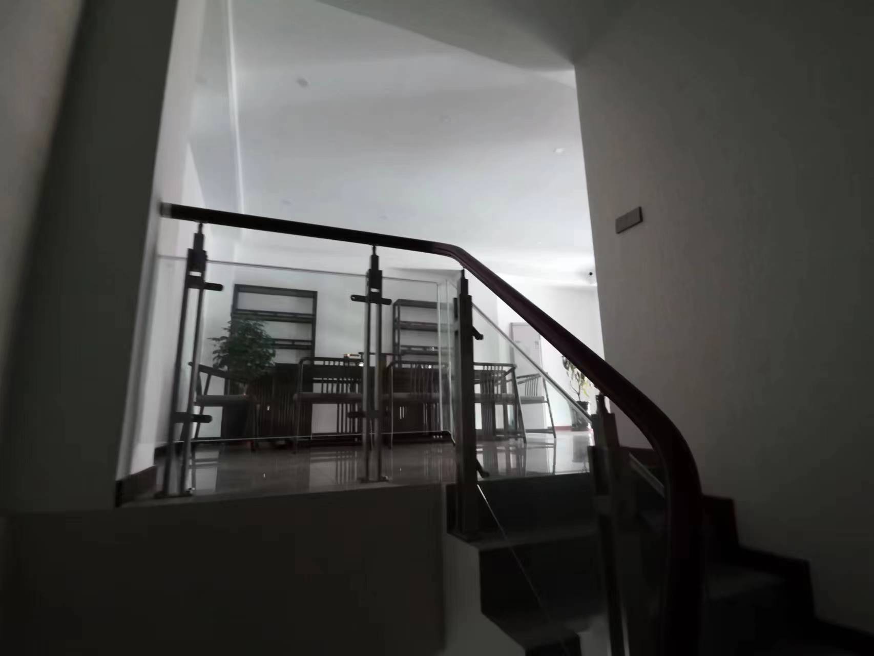 华中园 1室1厅1卫 232.86m²