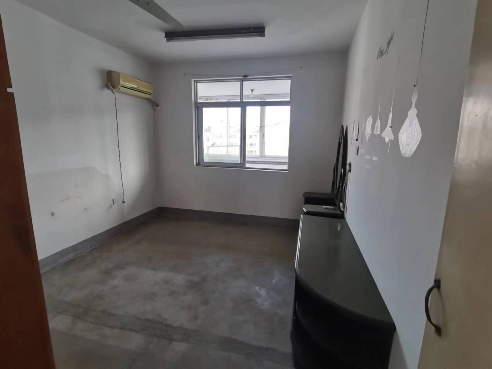 金和小区 3室2厅1卫 102m&sup2;