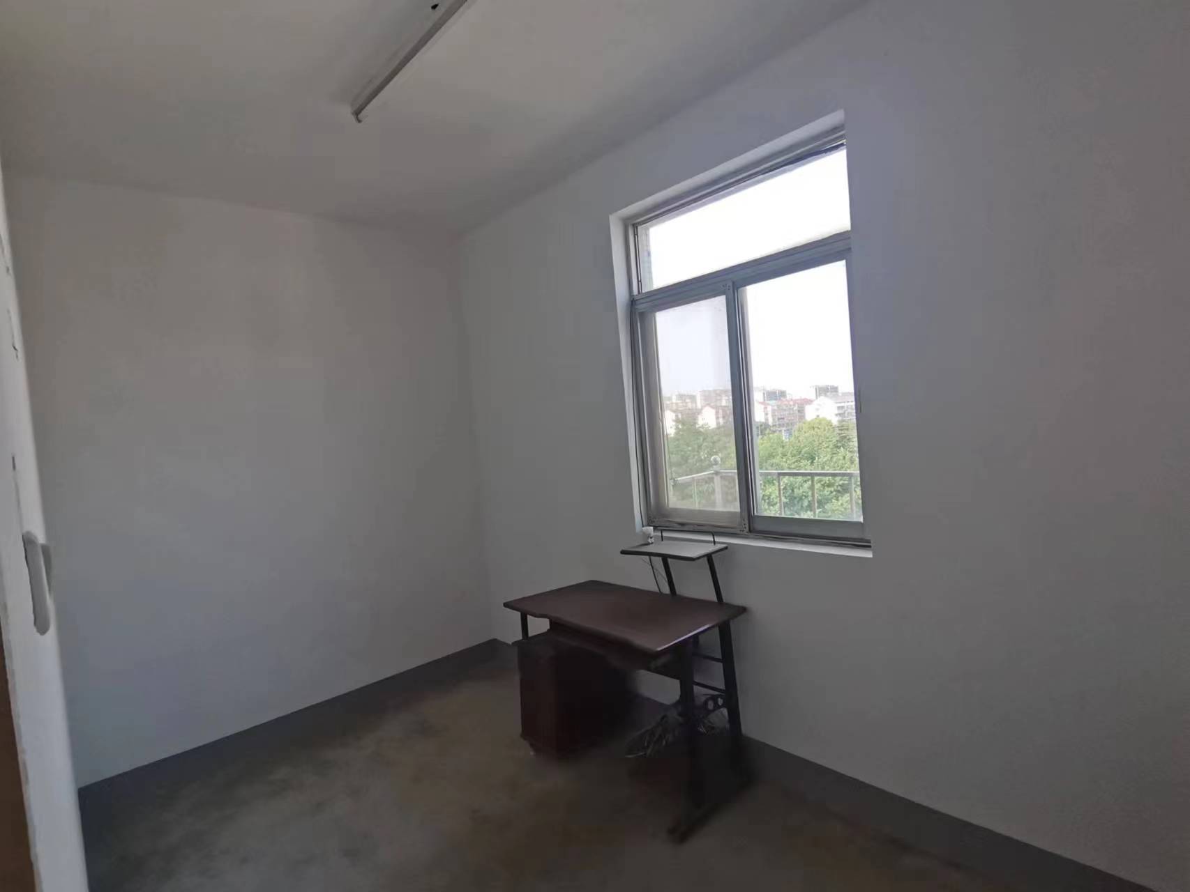 金和小区 3室2厅1卫 102m&sup2;