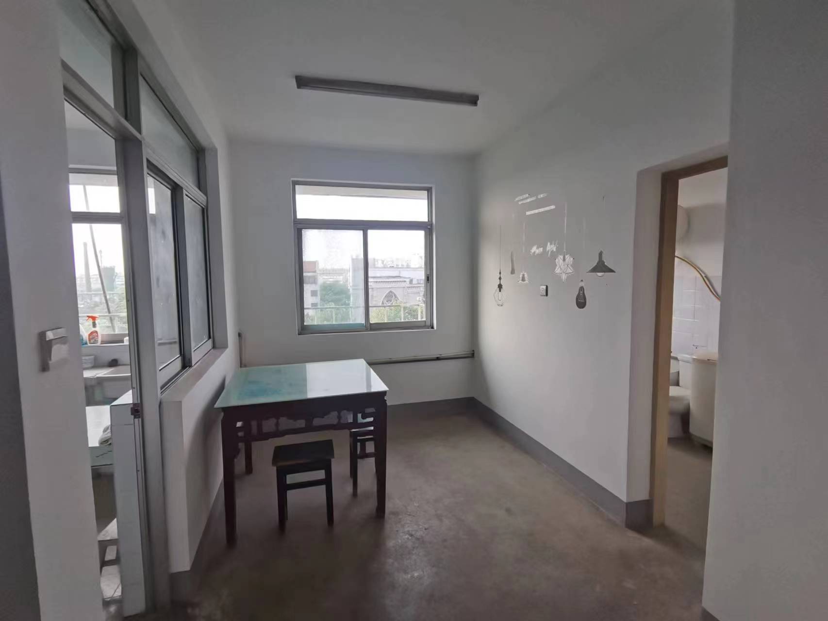 金和小区 3室2厅1卫 102m&sup2;