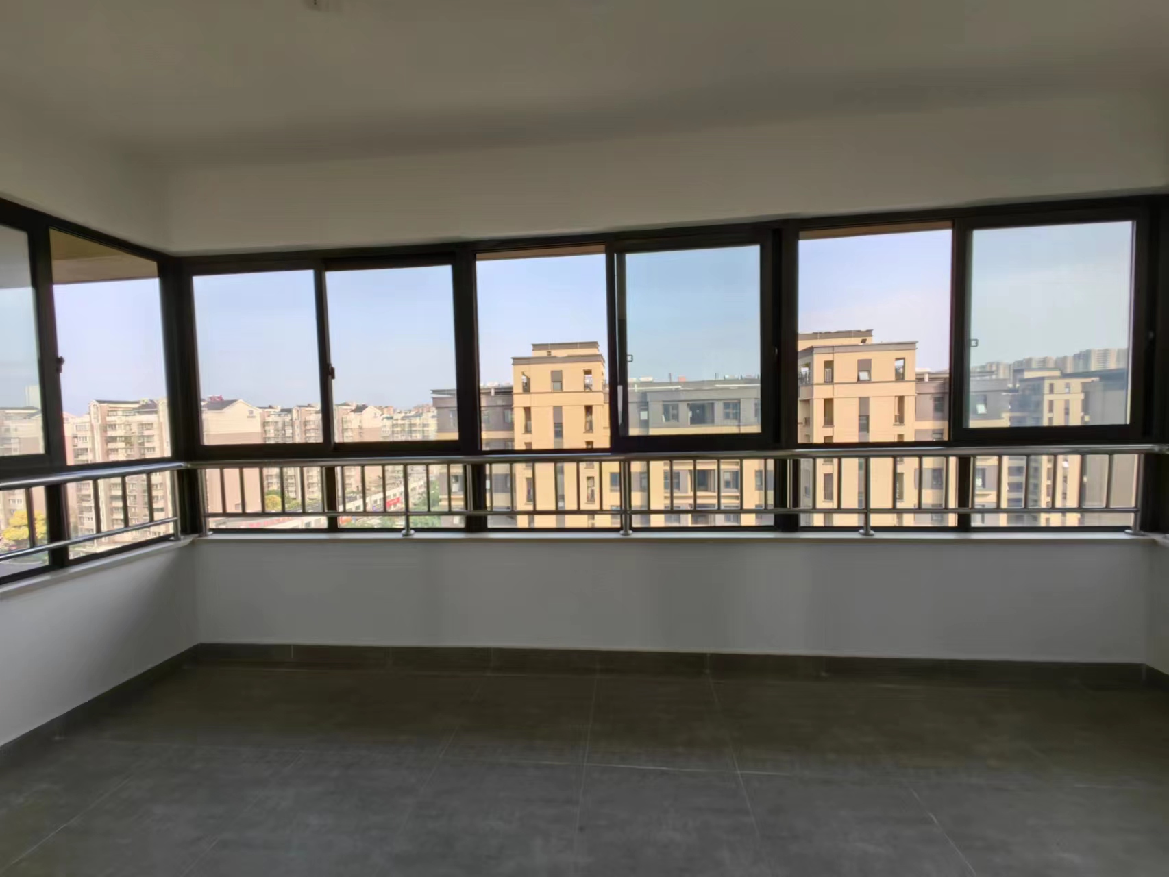 万濠禧园 3室2厅2卫 128m&sup2;