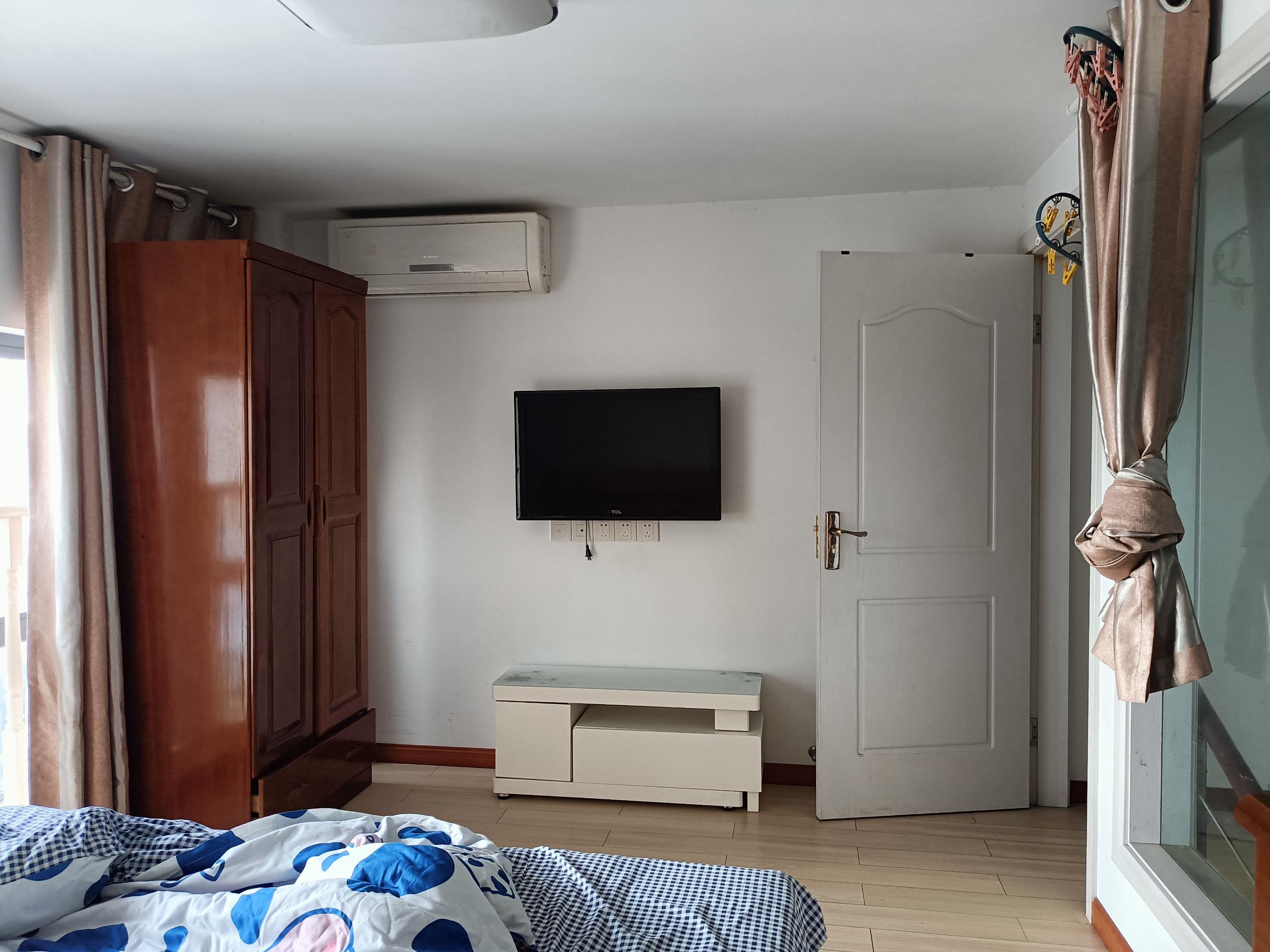 鸿运大厦 2室2厅2卫 65.00m&sup2;