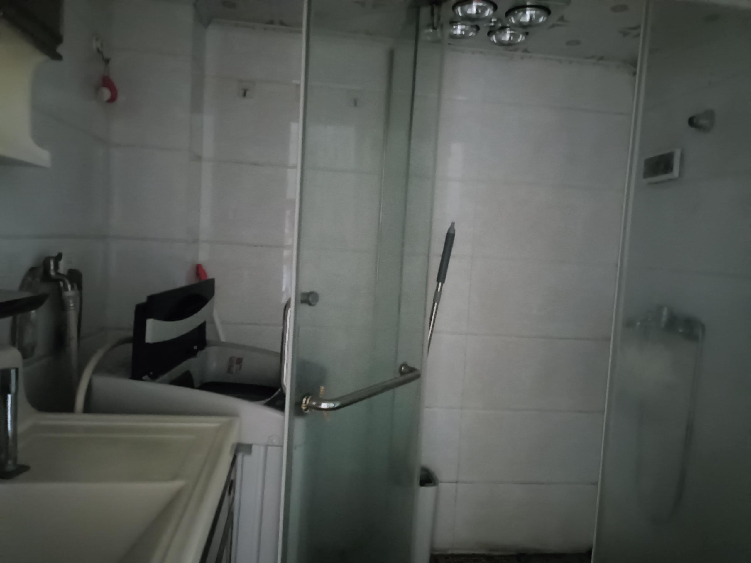 鸿运大厦 2室2厅2卫 65.00m&sup2;