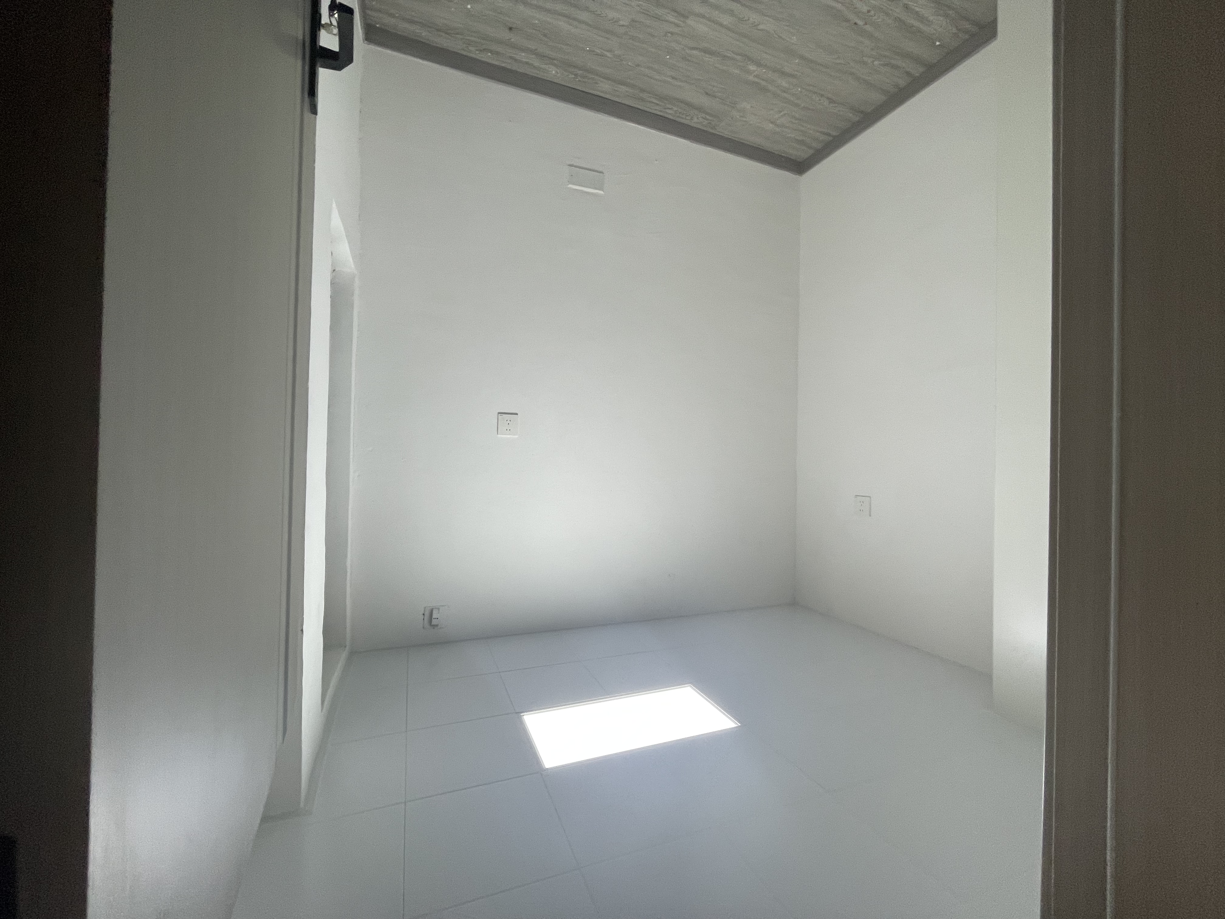 中港城世家 3室2厅1卫 143m&sup2;