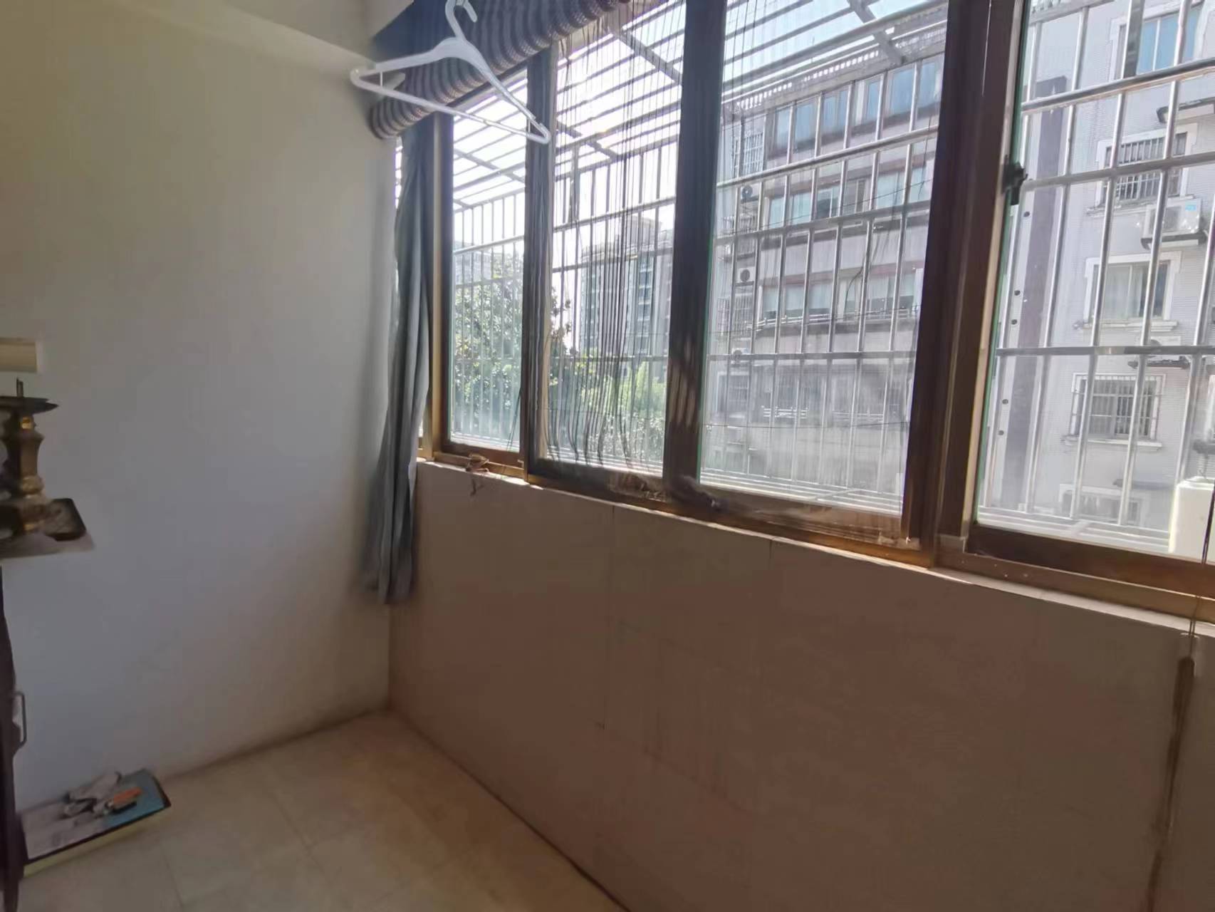 天都花苑 3室2厅2卫 135m&sup2;