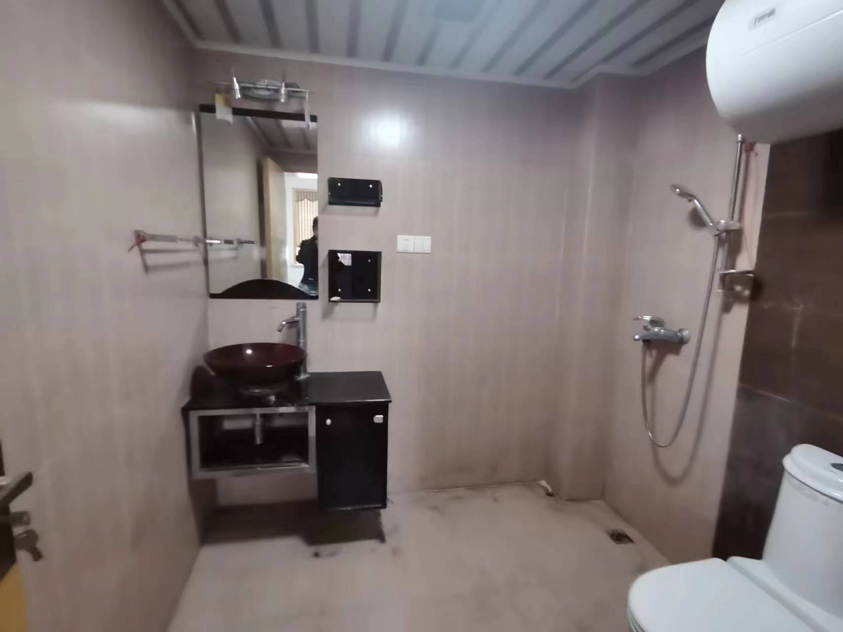 天都花苑 3室2厅2卫 135m&sup2;