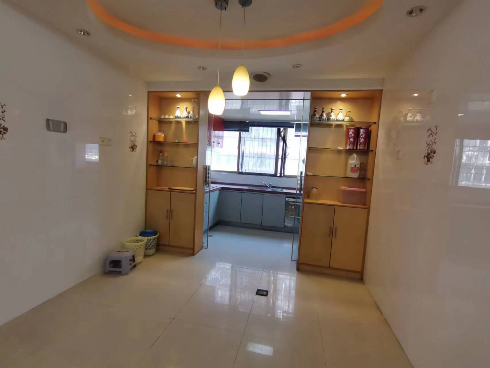 天都花苑 3室2厅2卫 135m&sup2;