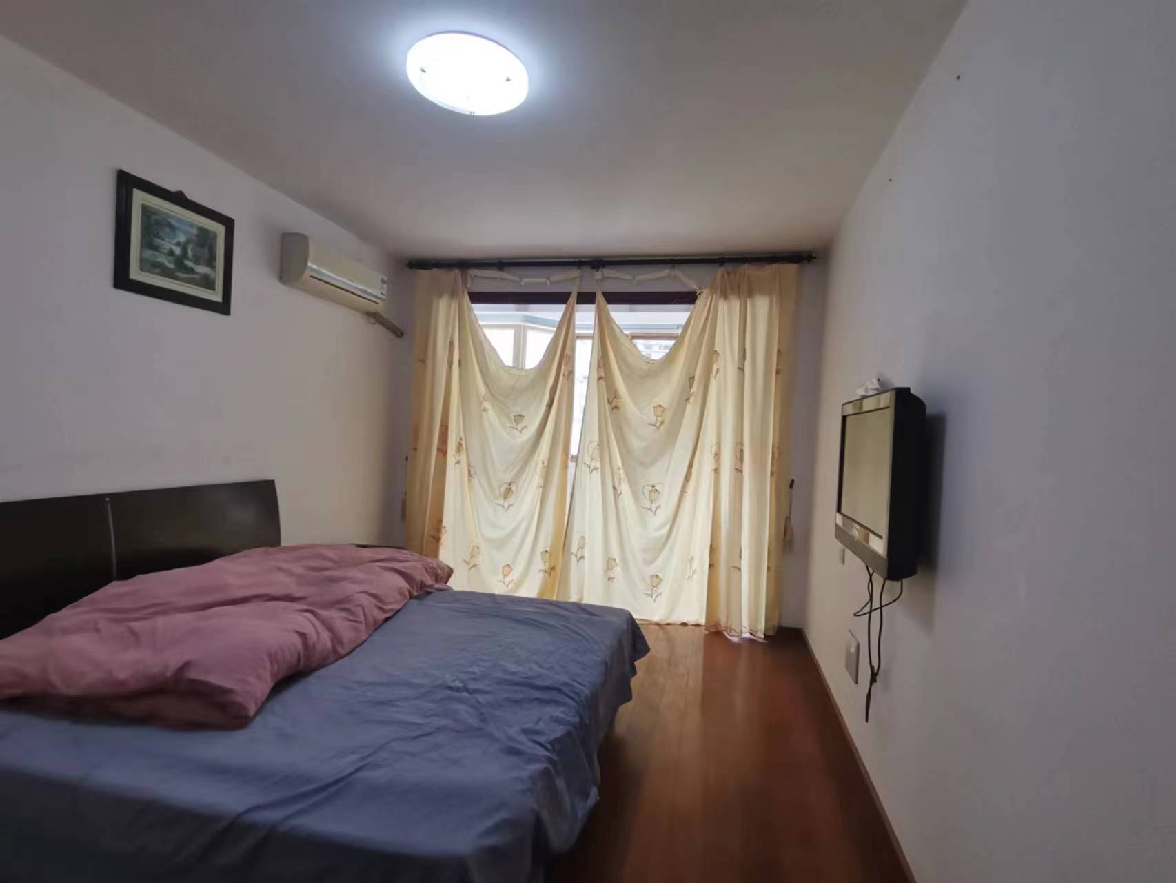 天都花苑 3室2厅2卫 135m&sup2;