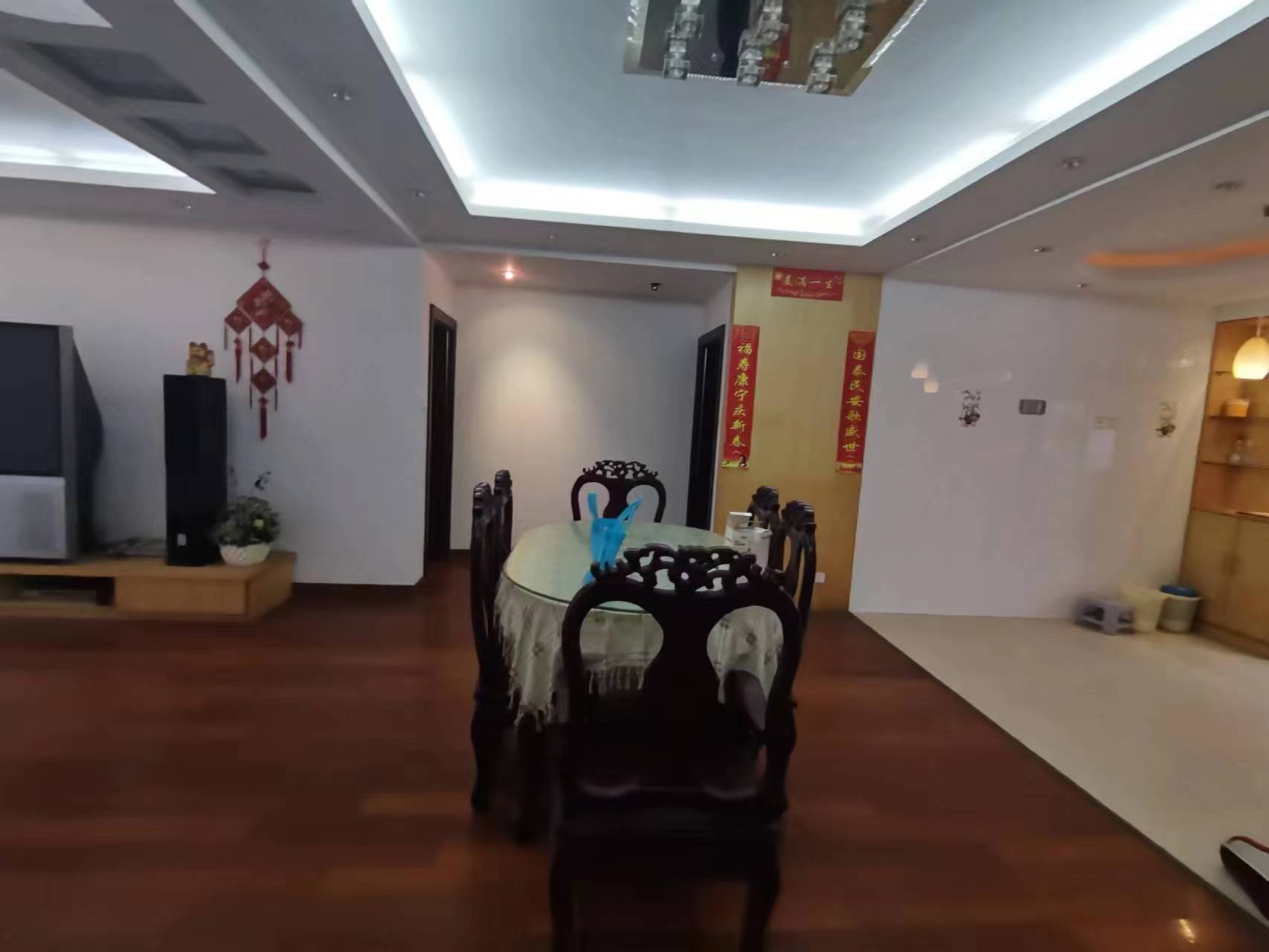 天都花苑 3室2厅2卫 135m&sup2;