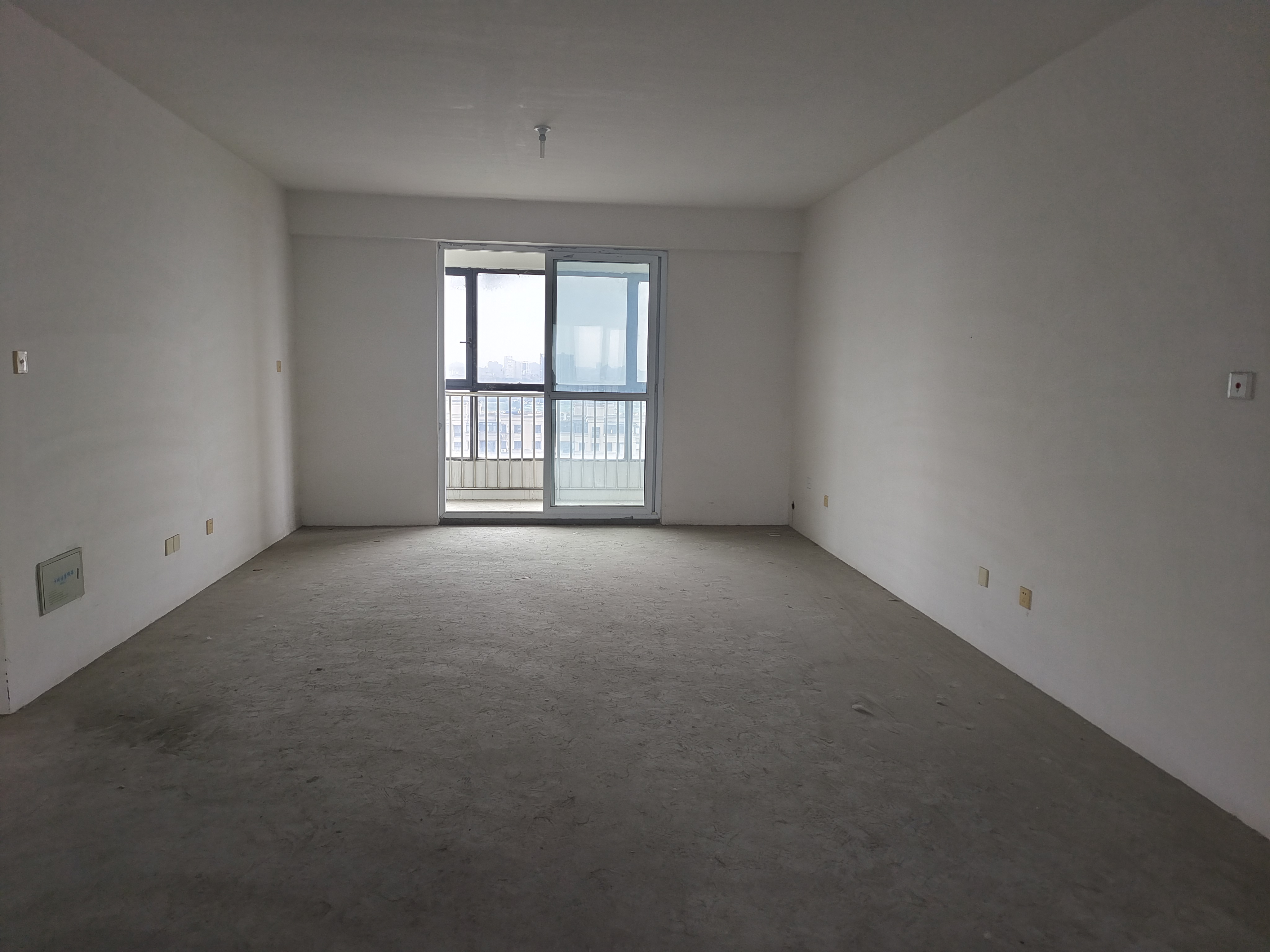 中港城世家 4室2厅2卫 189m&sup2;