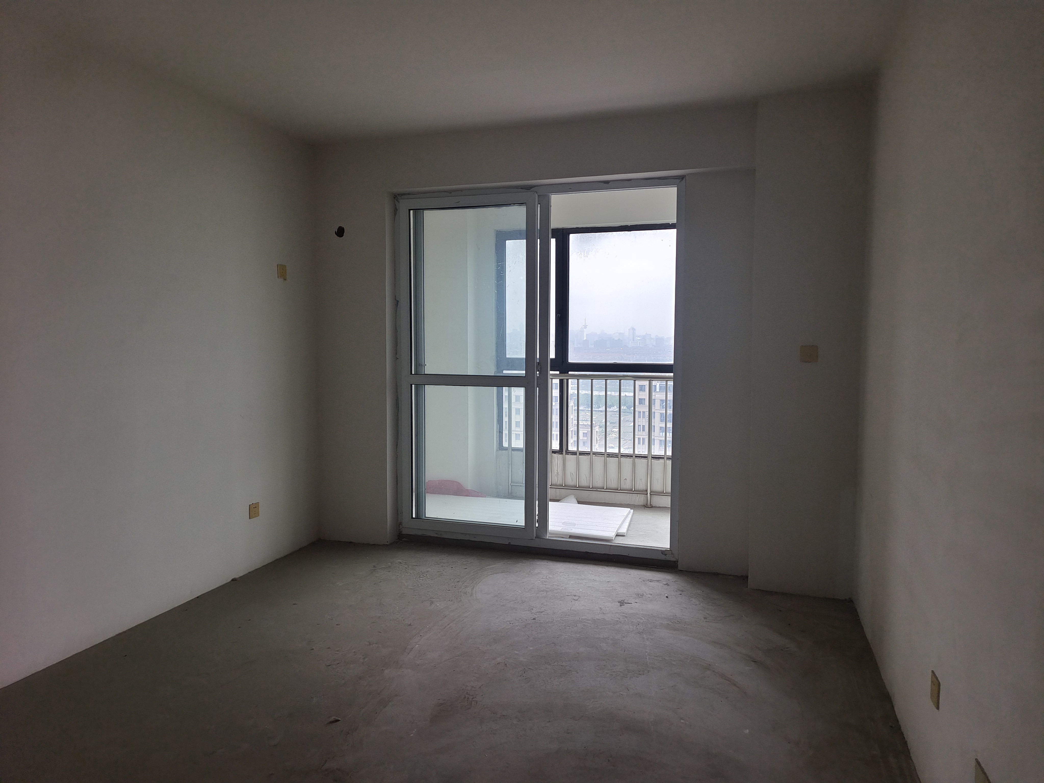 中港城世家 4室2厅2卫 189m&sup2;
