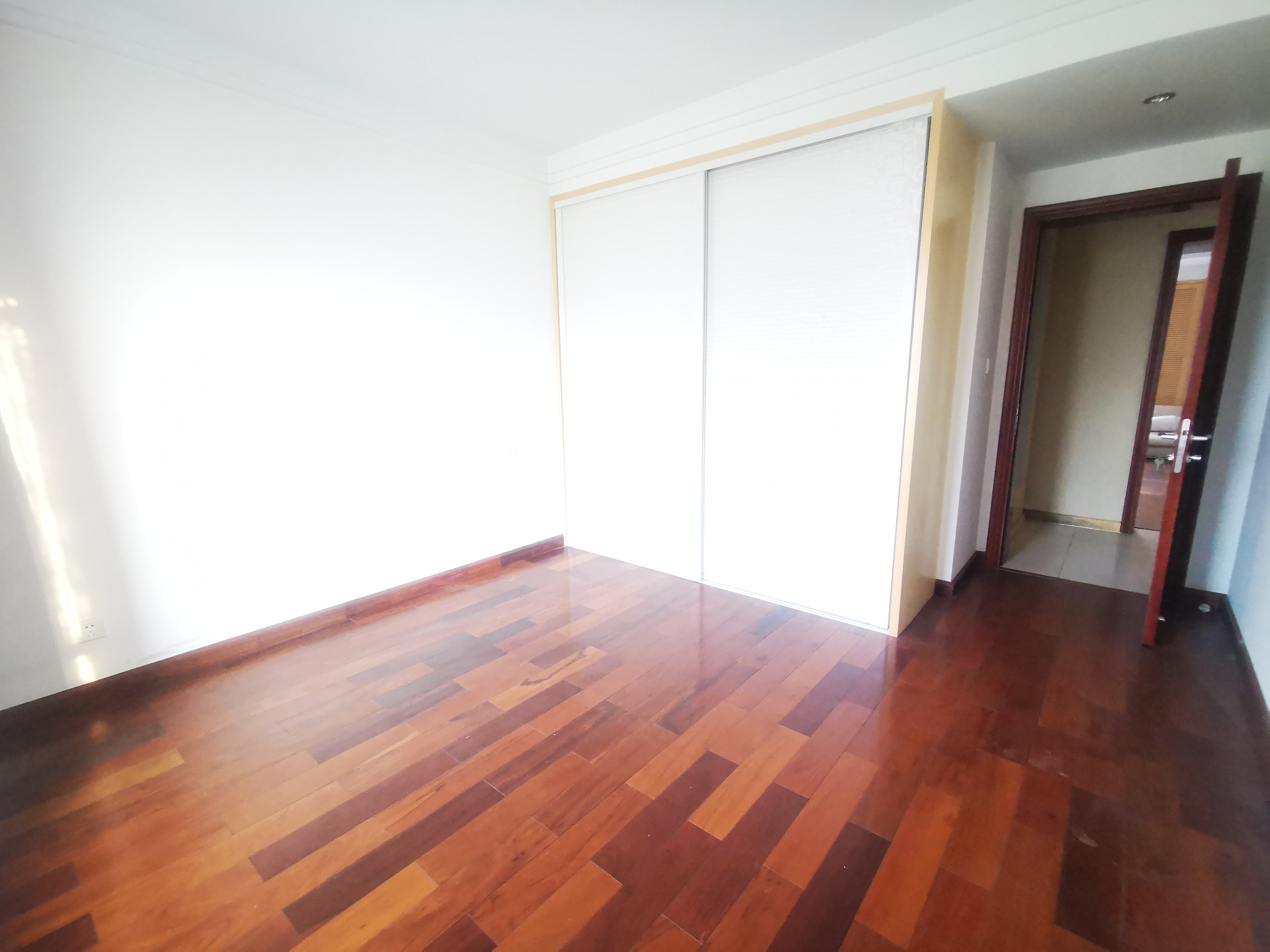 世纪城 3室2厅2卫 184m&sup2;