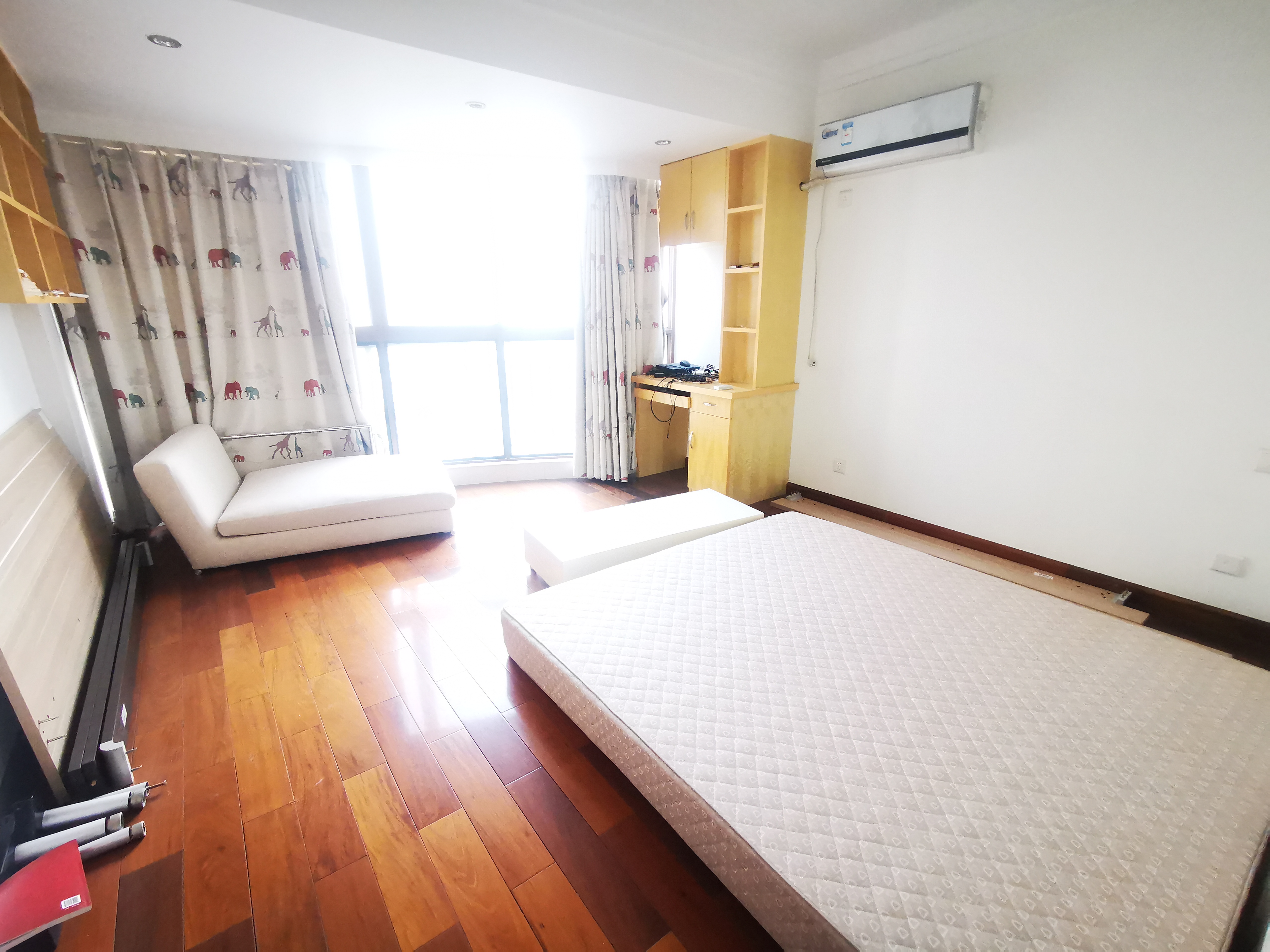 世纪城 3室2厅2卫 184m&sup2;