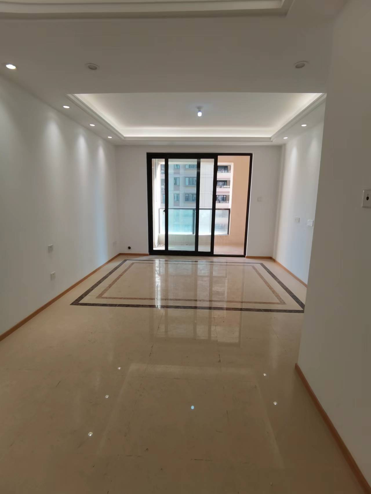 云樾东方 3室2厅1卫 95m²