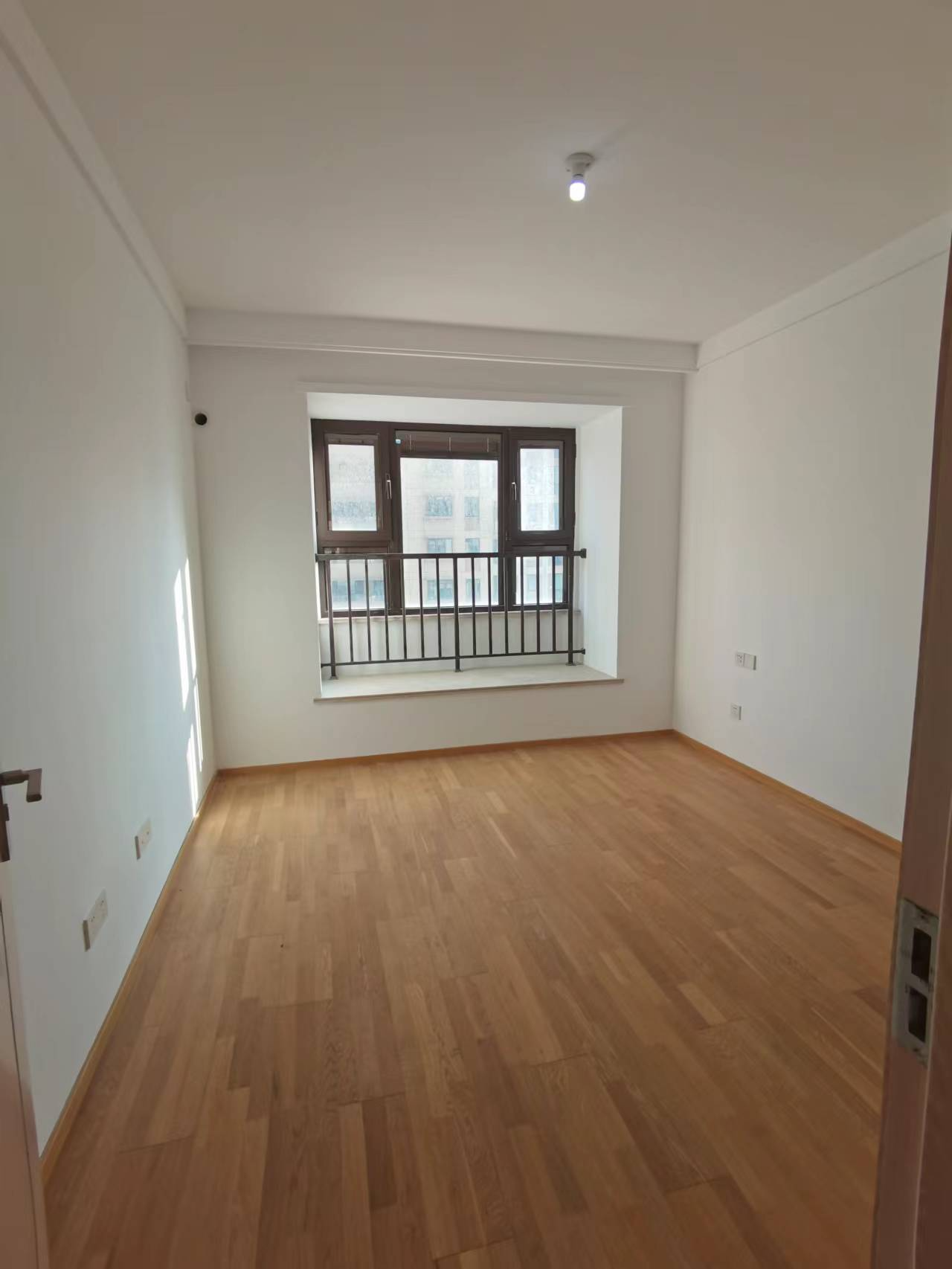 云樾东方 3室2厅1卫 95m&sup2;