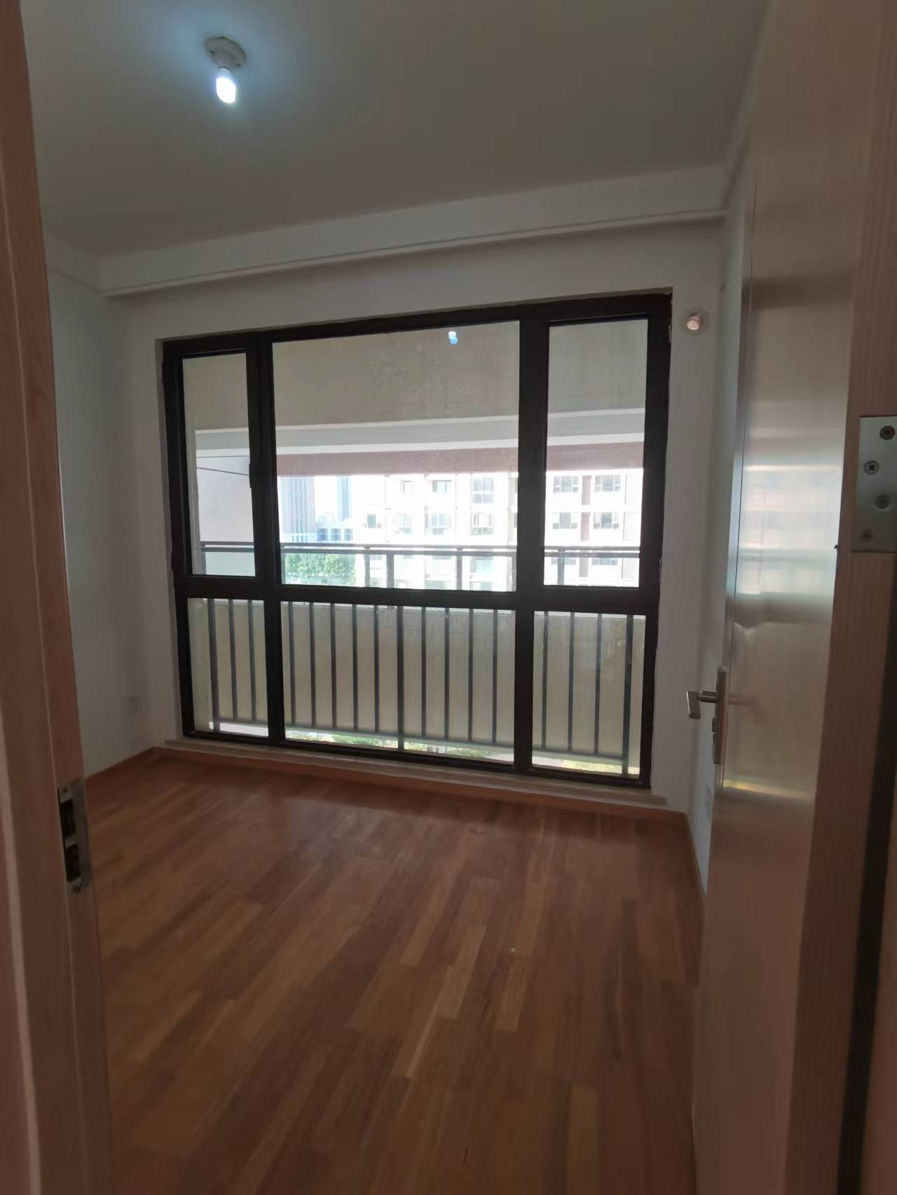 云樾东方 3室2厅1卫 95m&sup2;